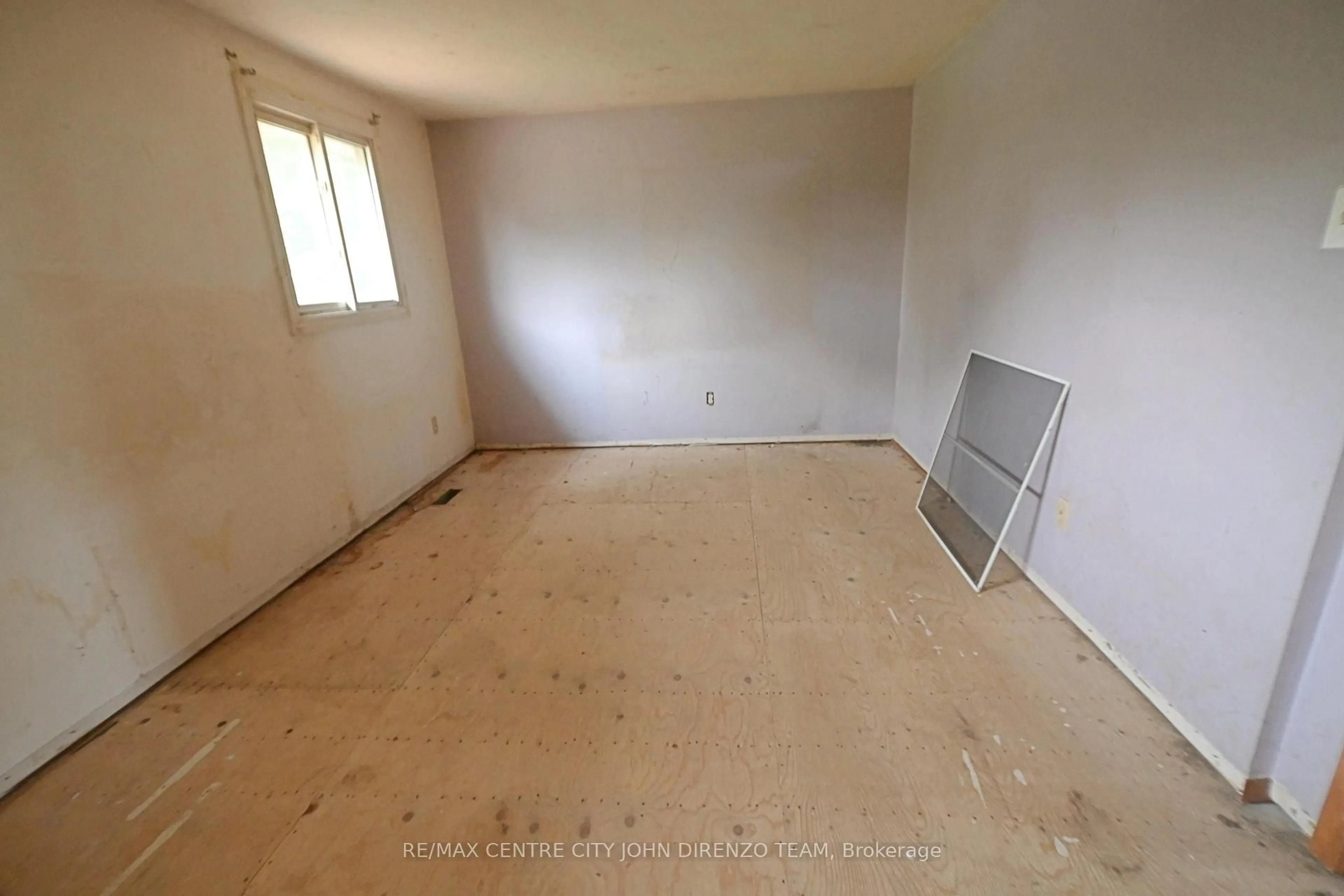 A pic of a room for 83 Confederation Dr, St. Thomas Ontario N5P 3Y2