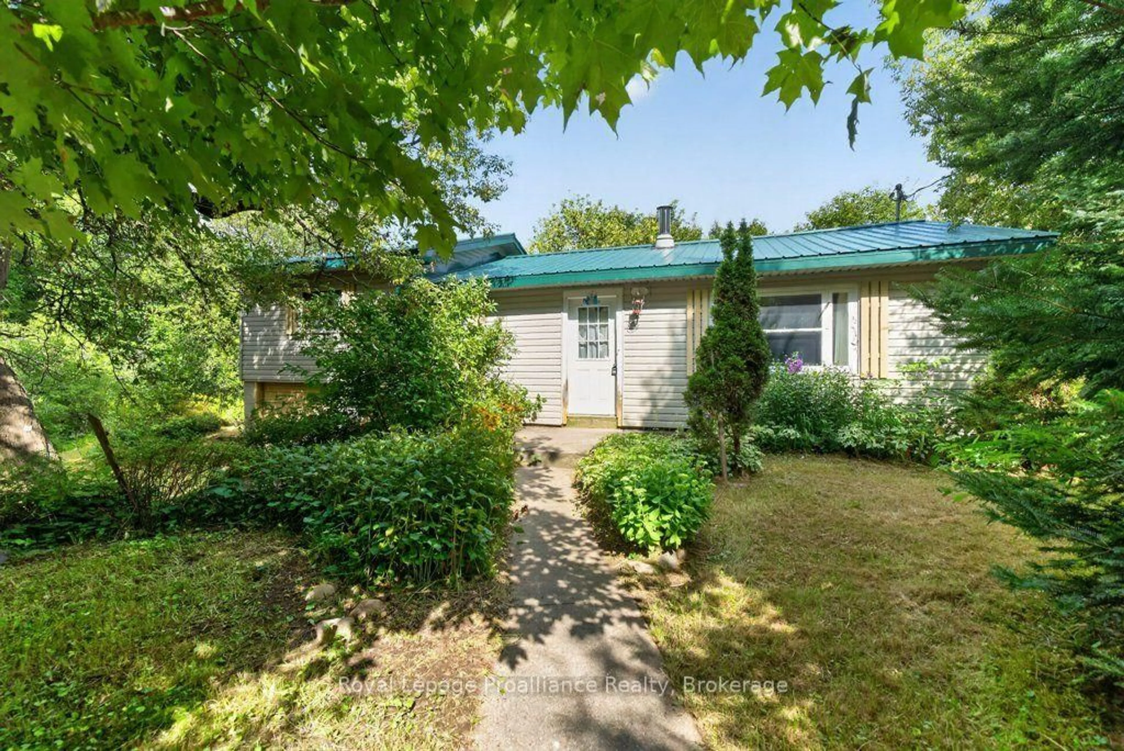 A pic from outside/outdoor area/front of a property/back of a property/a pic from drone, street for 2452 Henderson Rd, Barry's Bay Ontario K0K 1B0