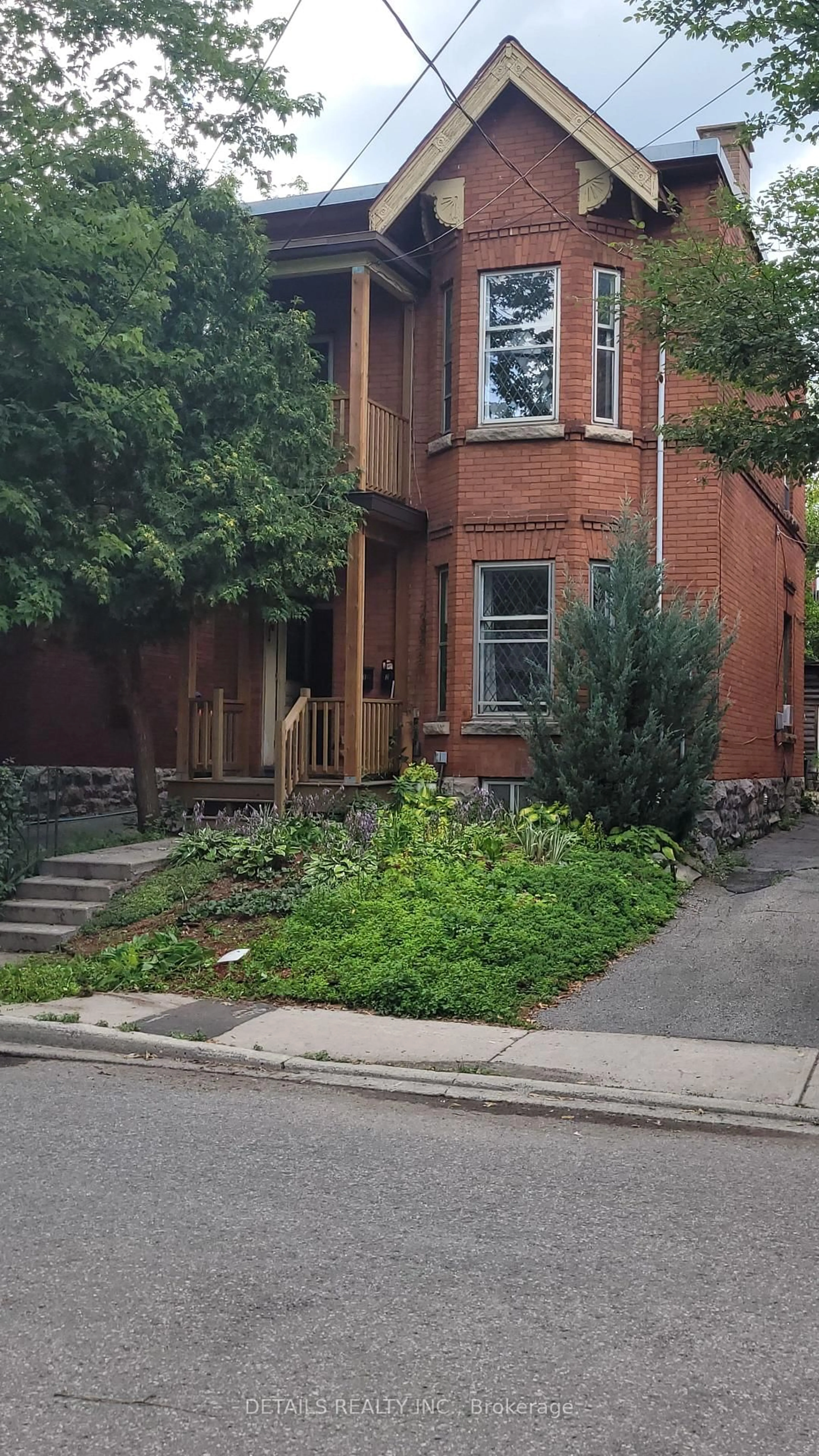 Home with brick exterior material, street for 35 Second Ave, Ottawa Ontario K1S 2H2