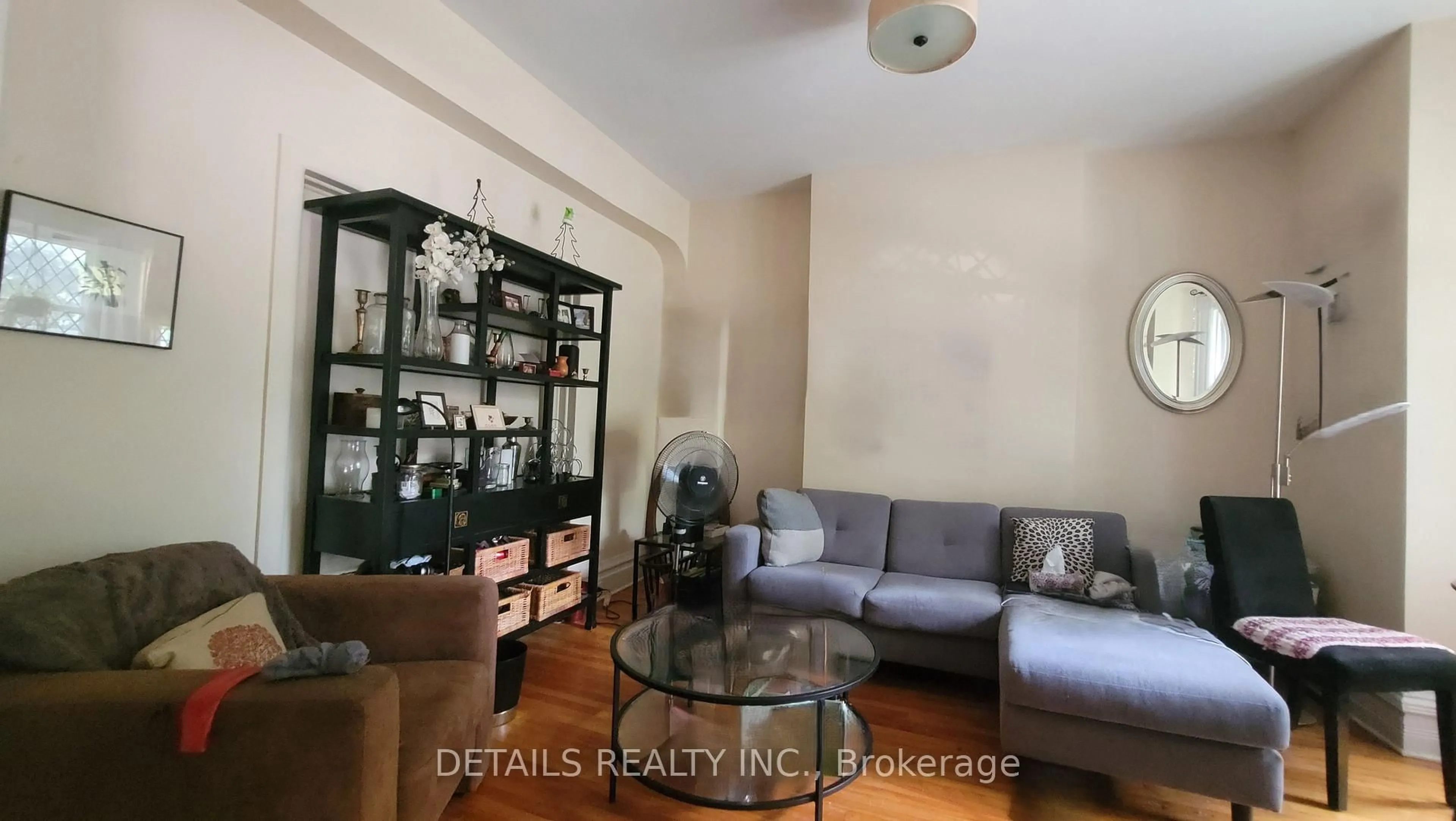 Living room with furniture, unknown for 35 Second Ave, Ottawa Ontario K1S 2H2