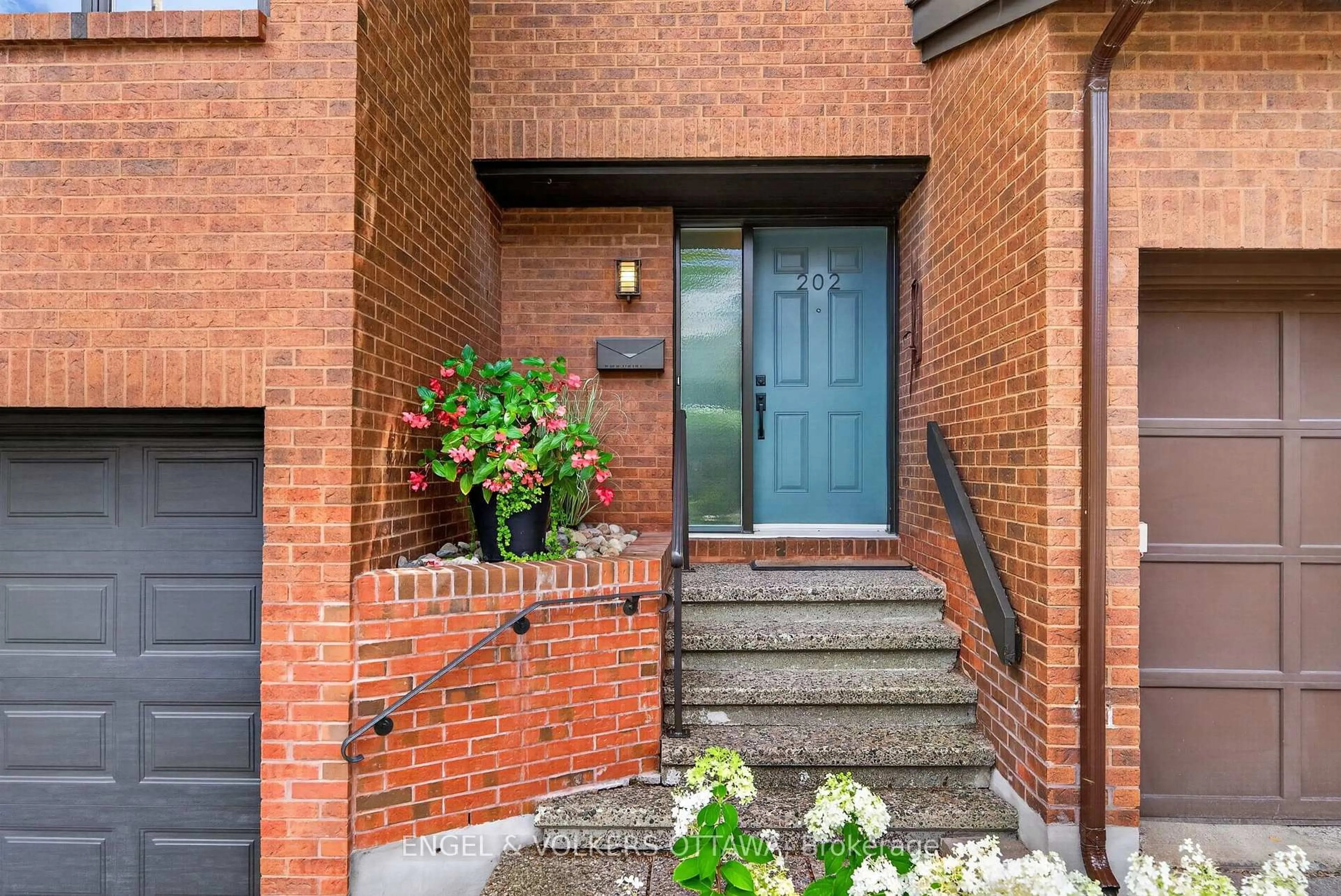 Home with brick exterior material, street for 202 Holmwood Ave, Ottawa Ontario K1S 2P7