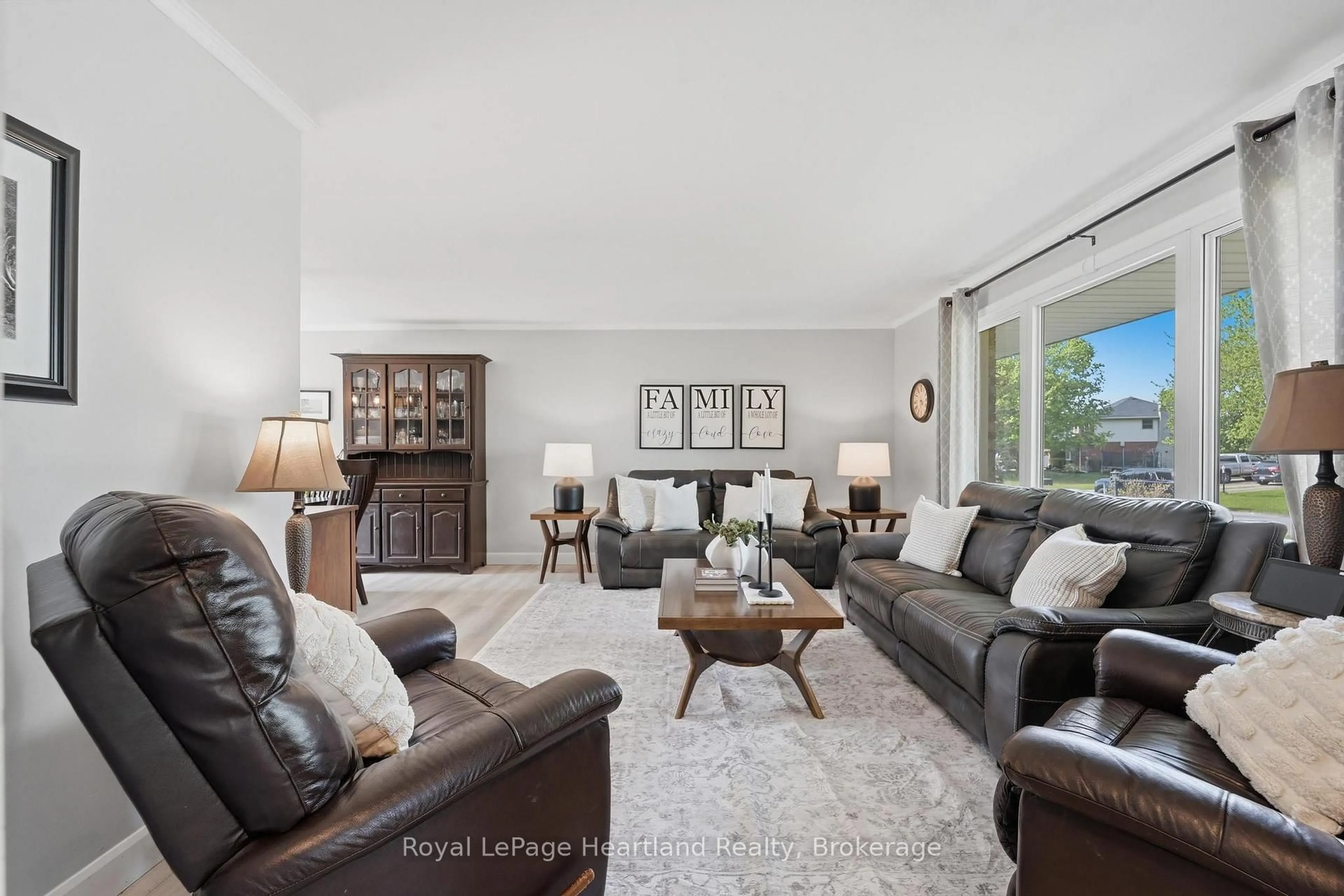 Living room with furniture, unknown for 36589 DUNLOP Dr, Ashfield-Colborne-Wawanosh Ontario N7A 3Y1