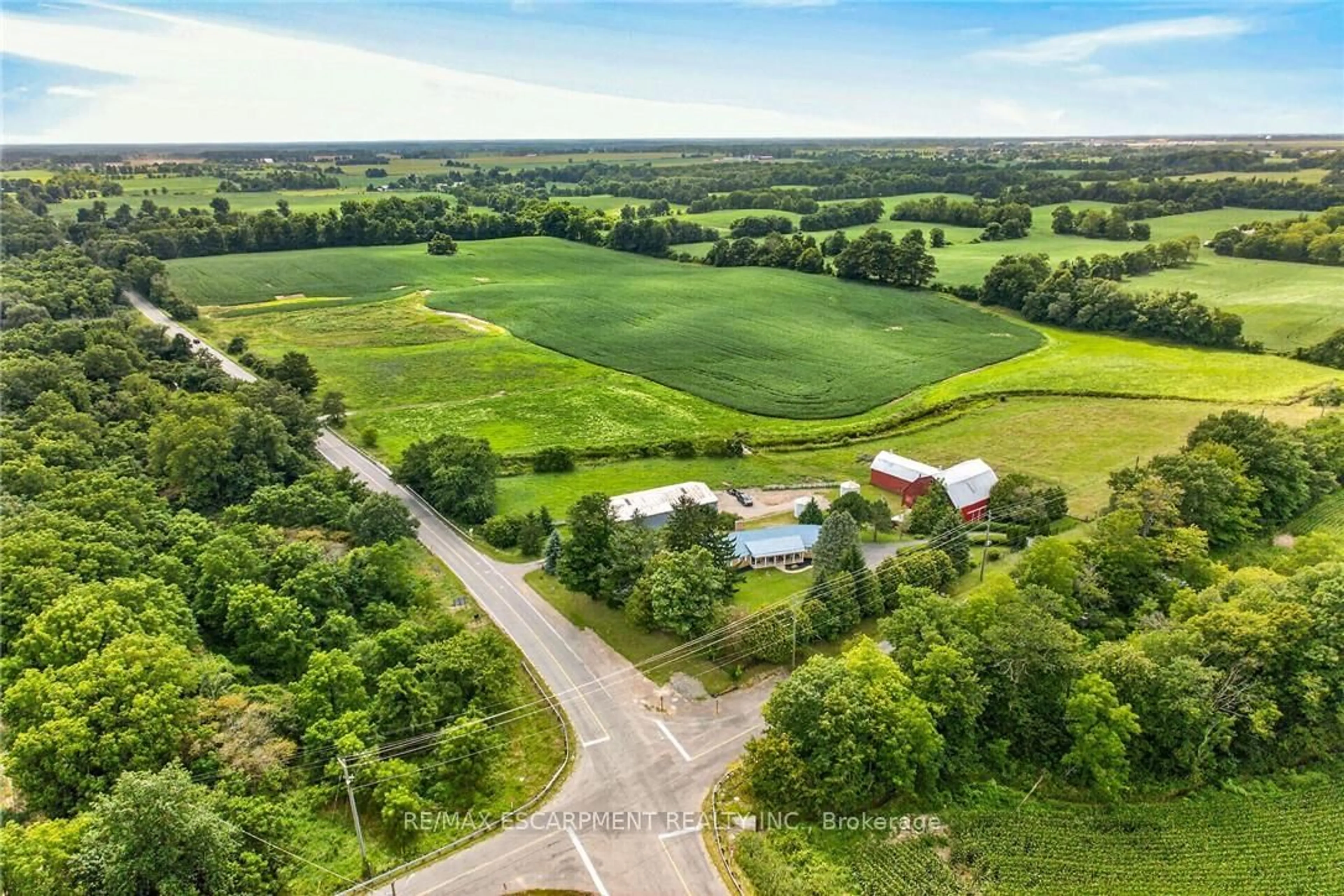 A pic from outside/outdoor area/front of a property/back of a property/a pic from drone, unknown for 7011 Dickenson Rd, Hamilton Ontario L0R 1W0