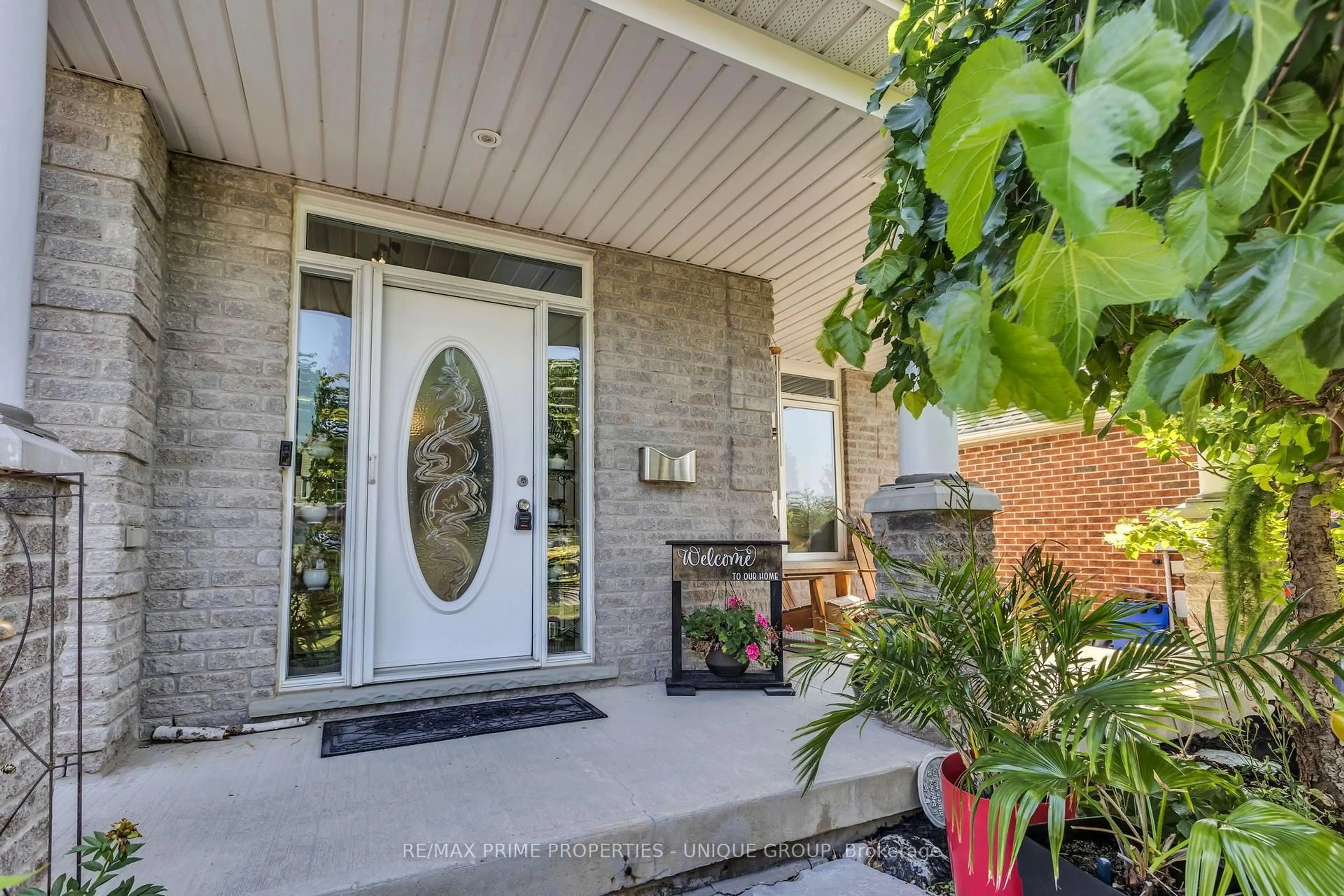 Indoor entryway for 132 Gamble Lane, Guelph/Eramosa Ontario N0B 2K0