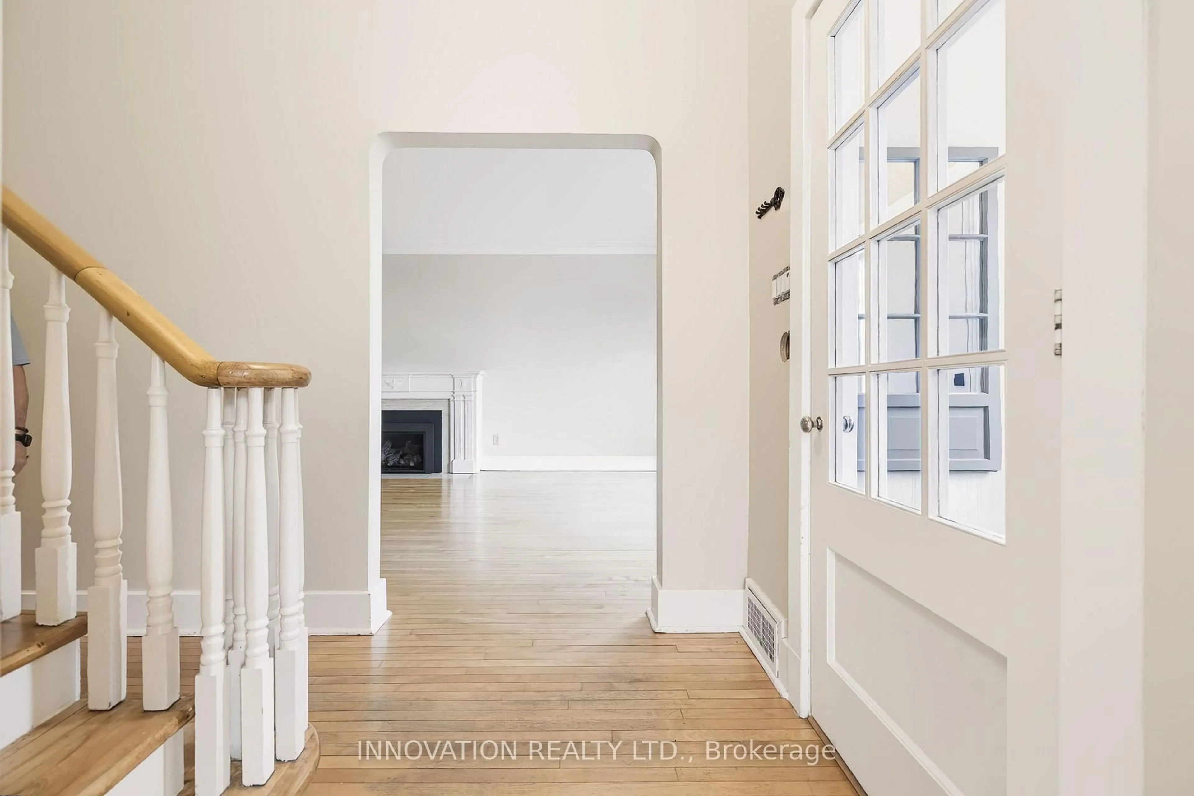 Indoor entryway for 262 Bell St, Arnprior Ontario K7S 2R6