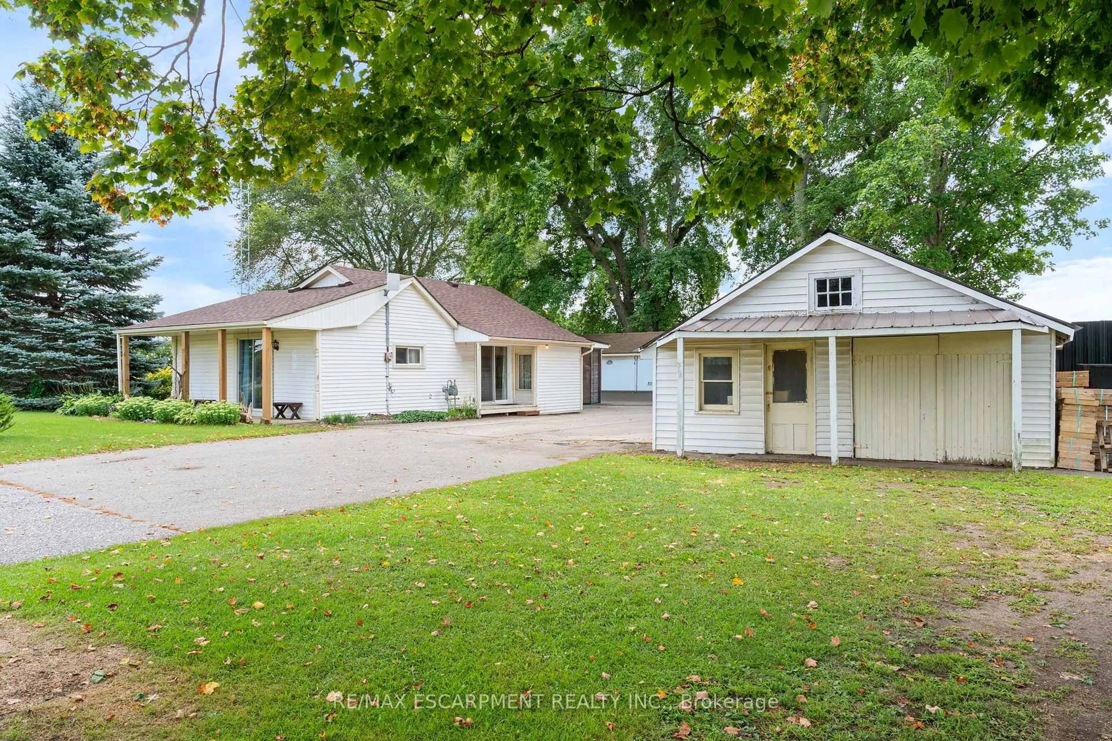 A pic from outside/outdoor area/front of a property/back of a property/a pic from drone, street for 2088 HIGHWAY 3, Norfolk Ontario N4B 2W4