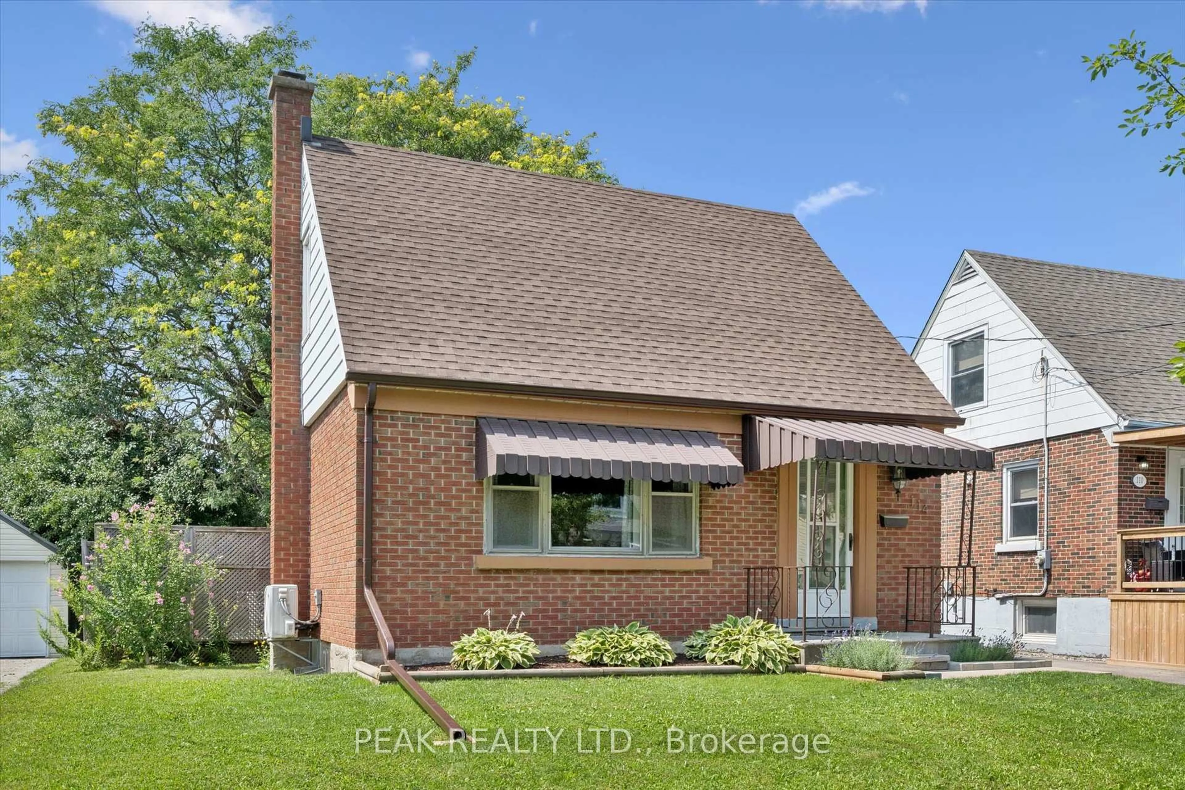Home with brick exterior material, street for 114 Lorne Cres, Kitchener Ontario N2M 3Y5