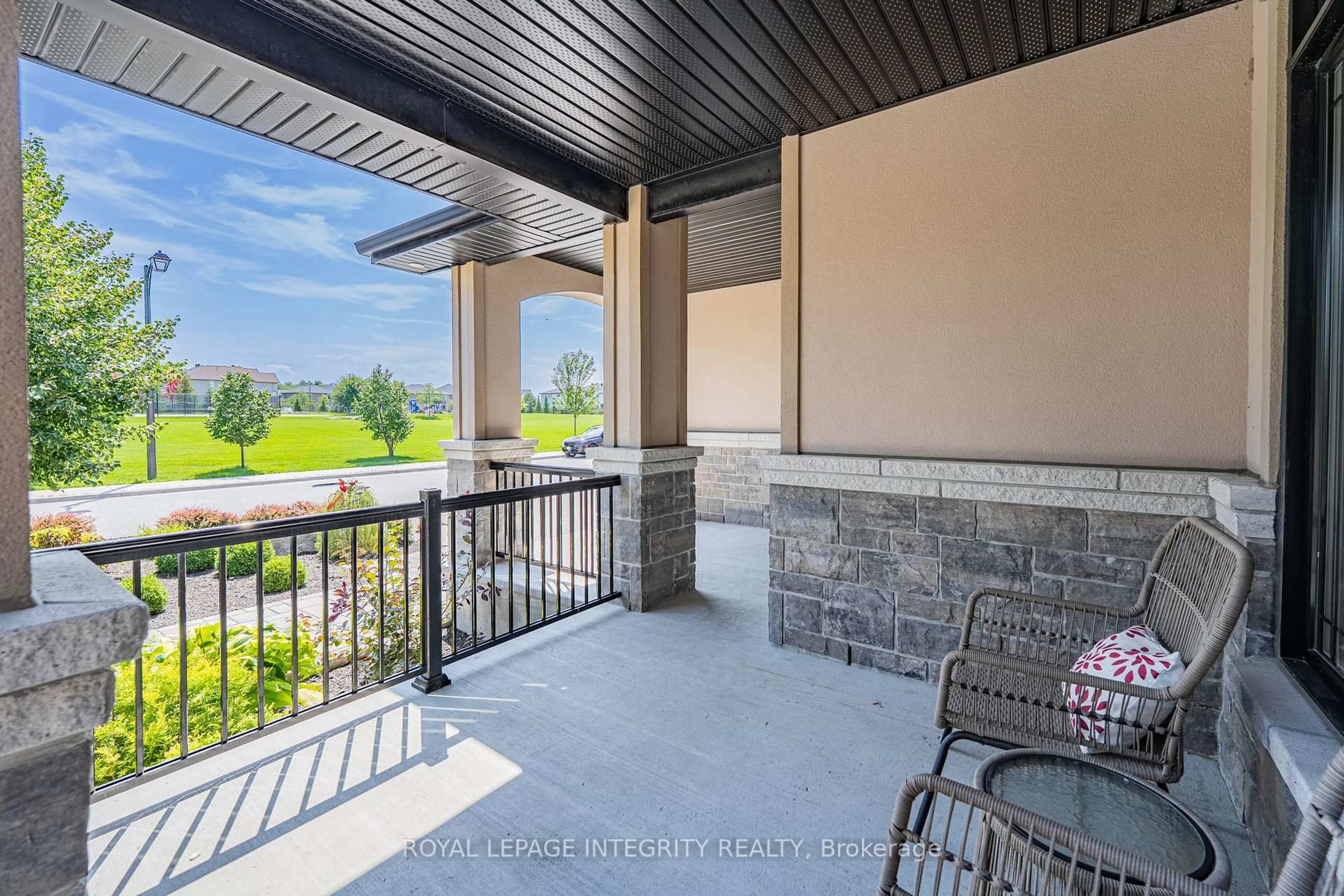 Patio, water/lake/river/ocean view for 176 ESCARPMENT Cres, Kanata Ontario K2T 0L7