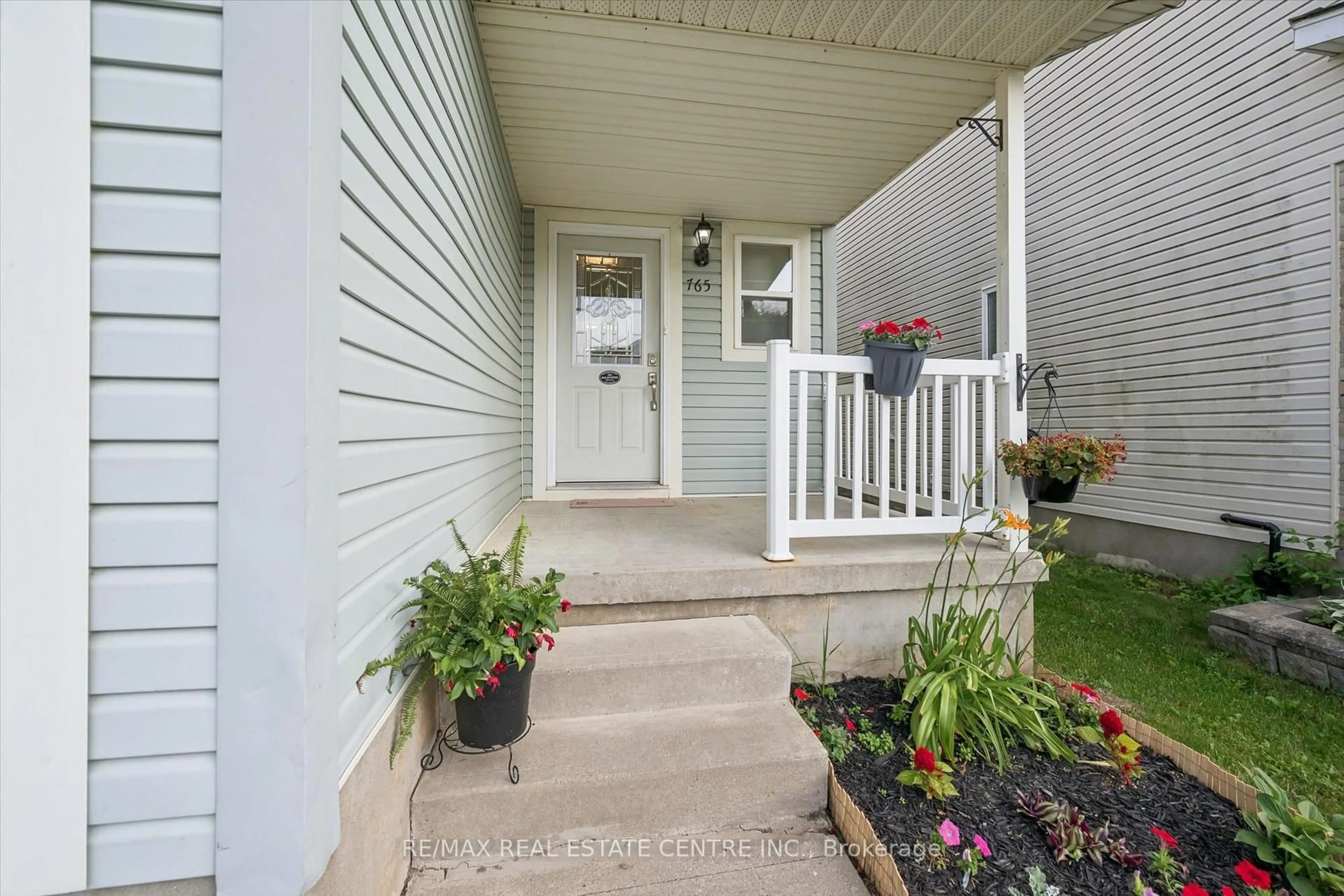 Indoor entryway for 765 Angler Way, Waterloo Ontario N2K 4L7