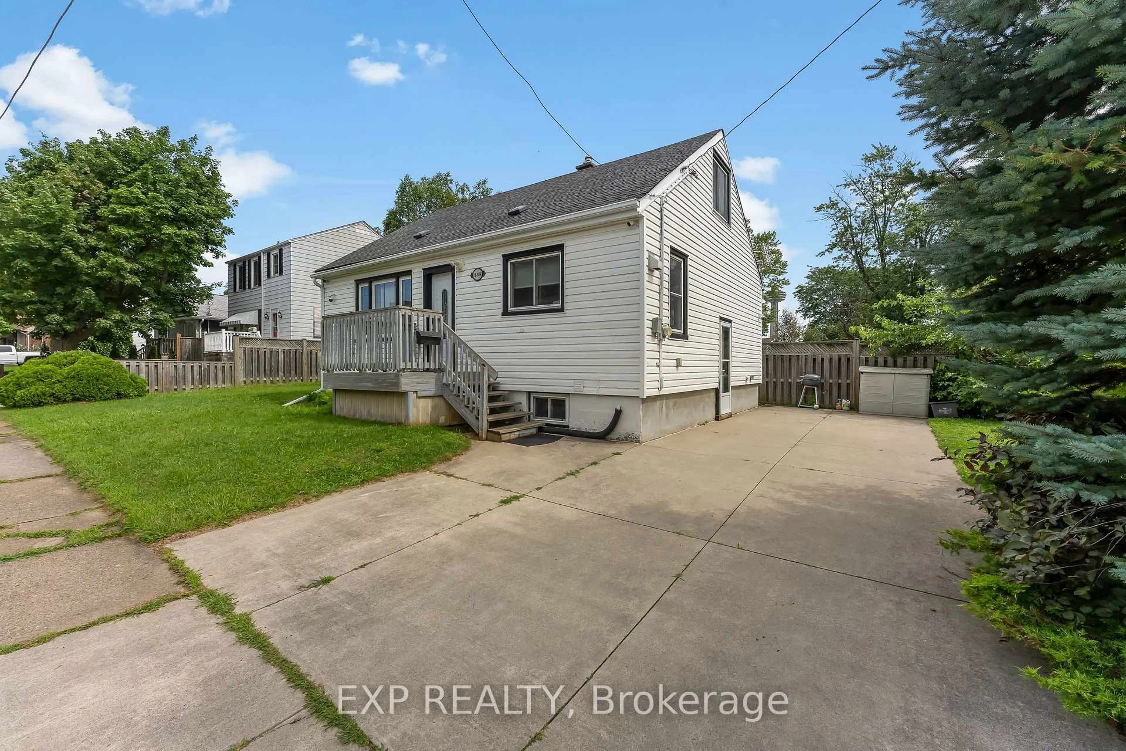 A pic from outside/outdoor area/front of a property/back of a property/a pic from drone, street for 6304 Finlay Ave, Niagara Falls Ontario L2G 4C5