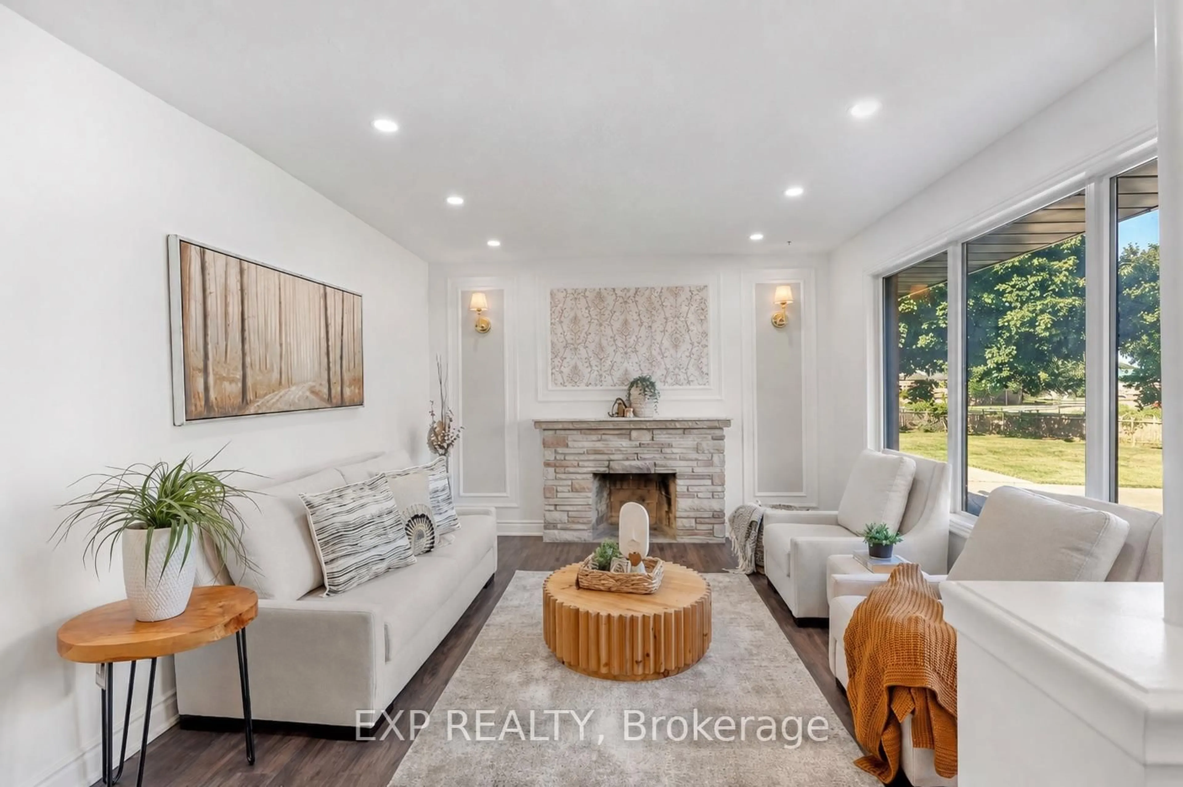 Living room with furniture, unknown for 1235 Michael St, London East Ontario N5V 2H4