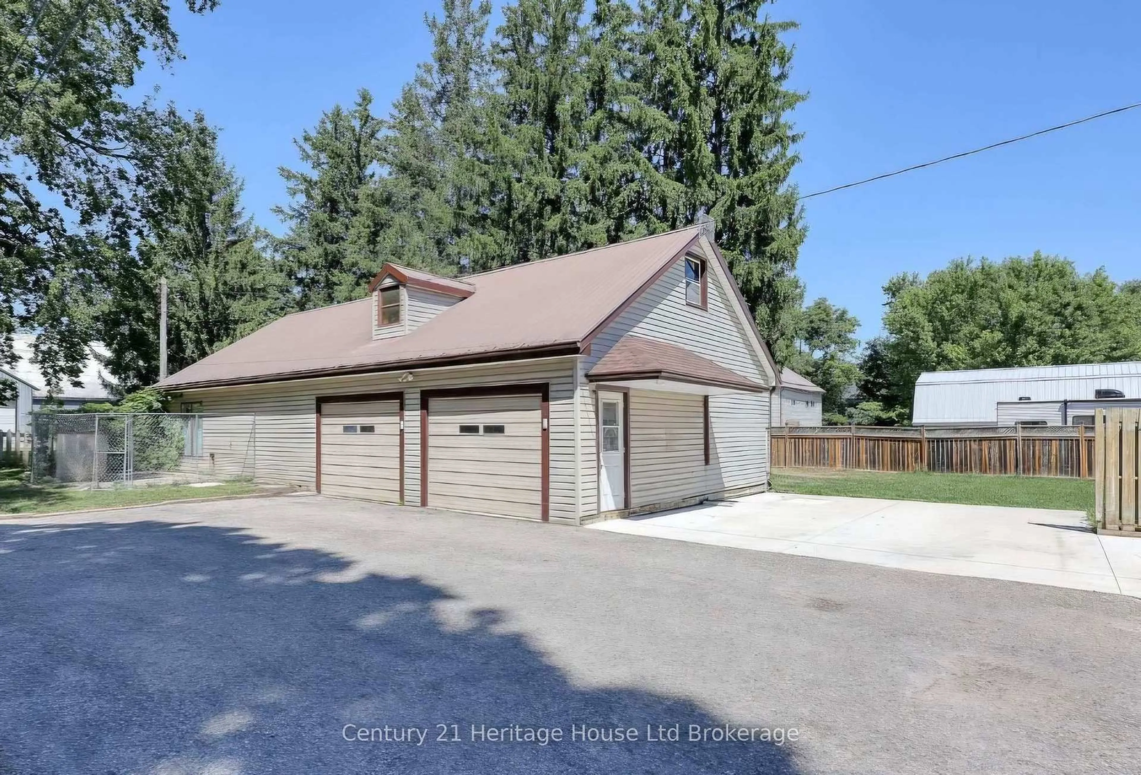 Indoor garage for 152 Blandford St #Part 1 & 2, East Zorra-Tavistock Ontario N0J 1M0
