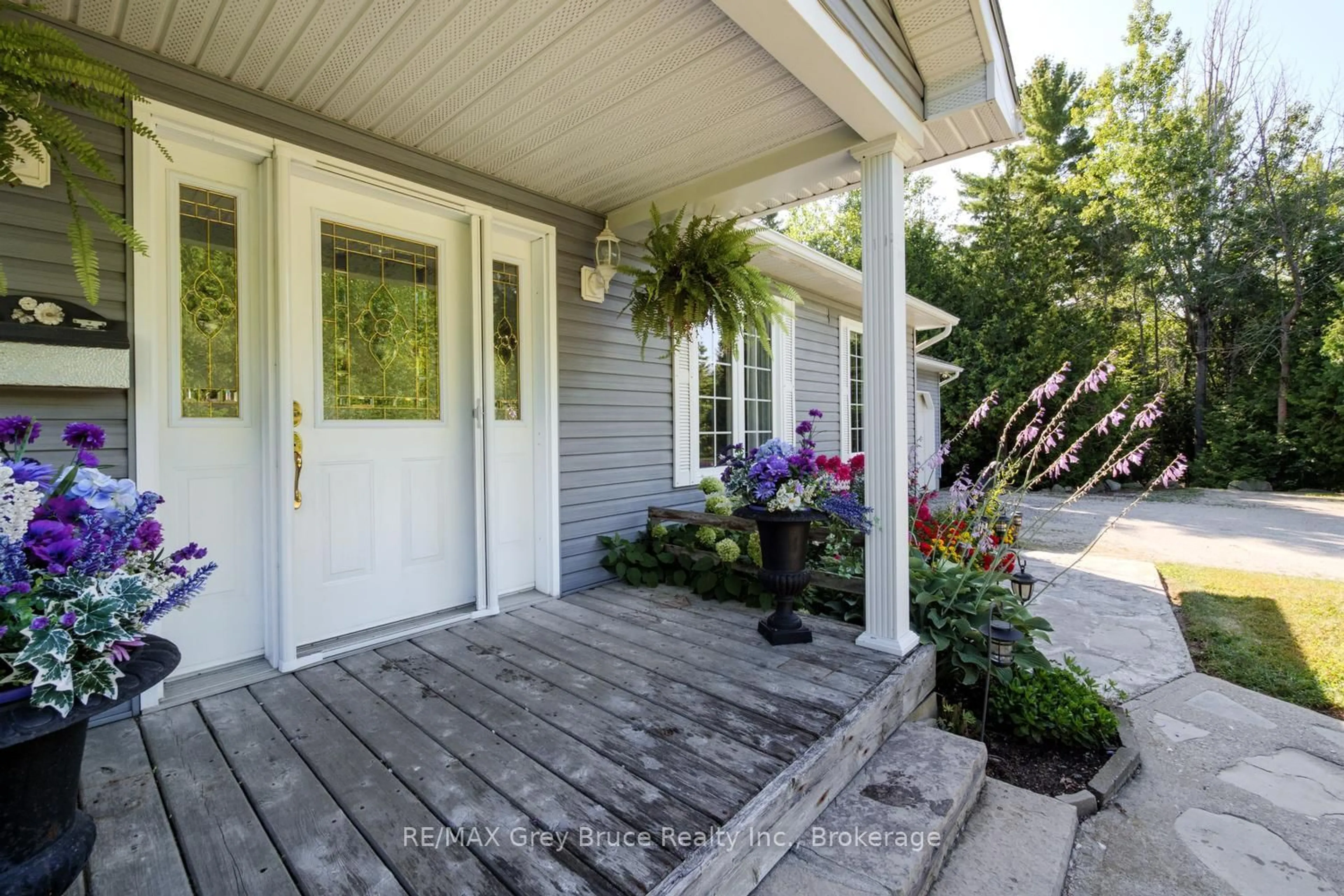 Indoor entryway for 358 Huron Rd, South Bruce Peninsula Ontario N0H 2T0