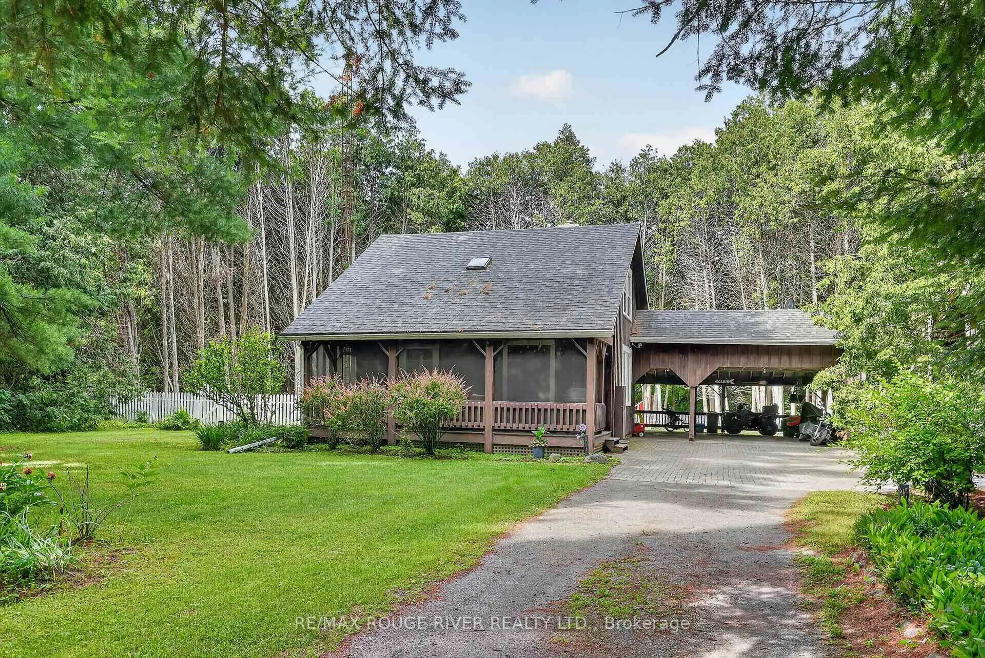 A pic from outside/outdoor area/front of a property/back of a property/a pic from drone, unknown for 5100 Heaslip Lane, Port Hope Ontario L1A 3V8