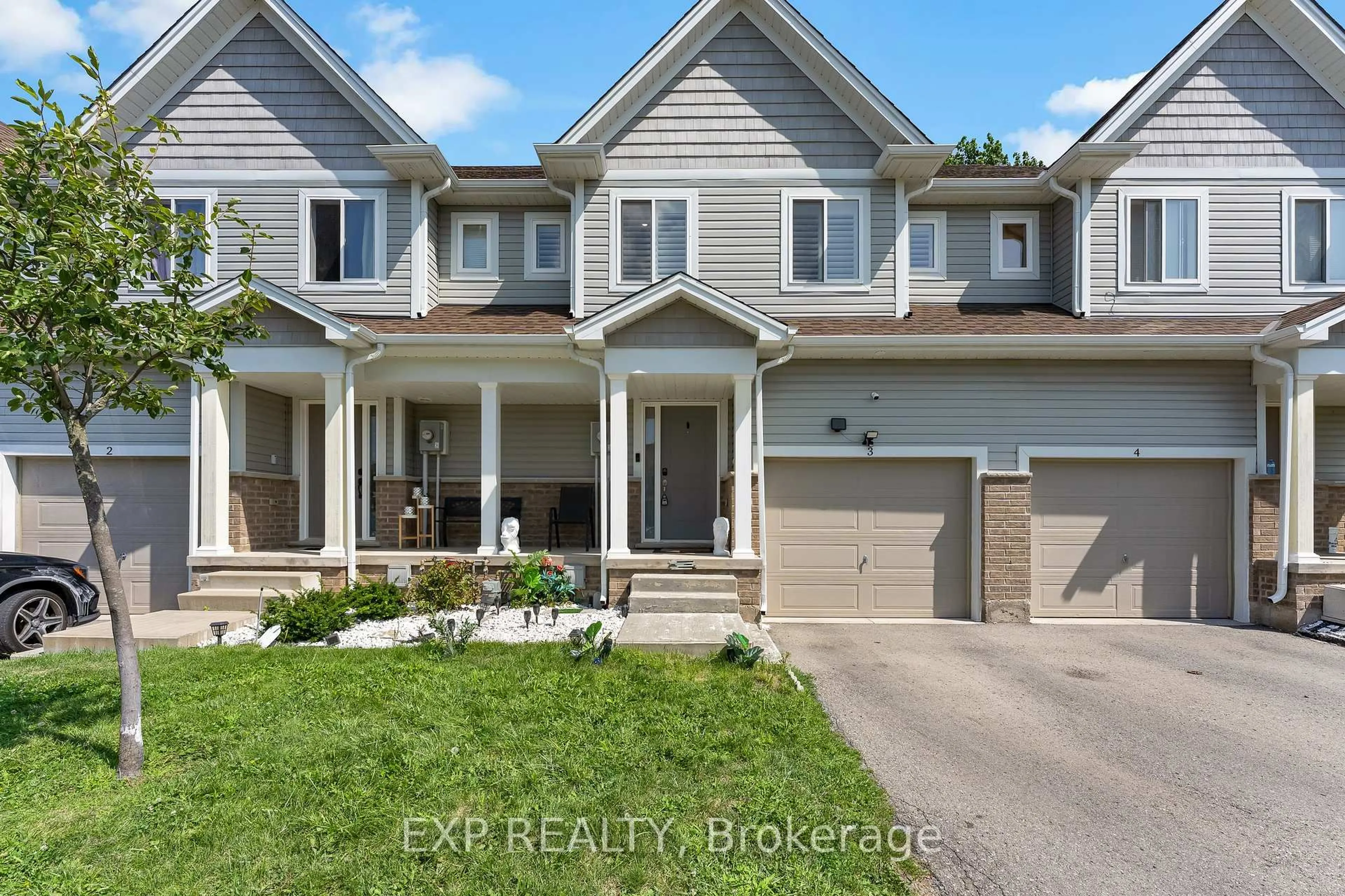 A pic from outside/outdoor area/front of a property/back of a property/a pic from drone, street for 60 Canterbury Dr #3, St. Catharines Ontario L2P 3M8