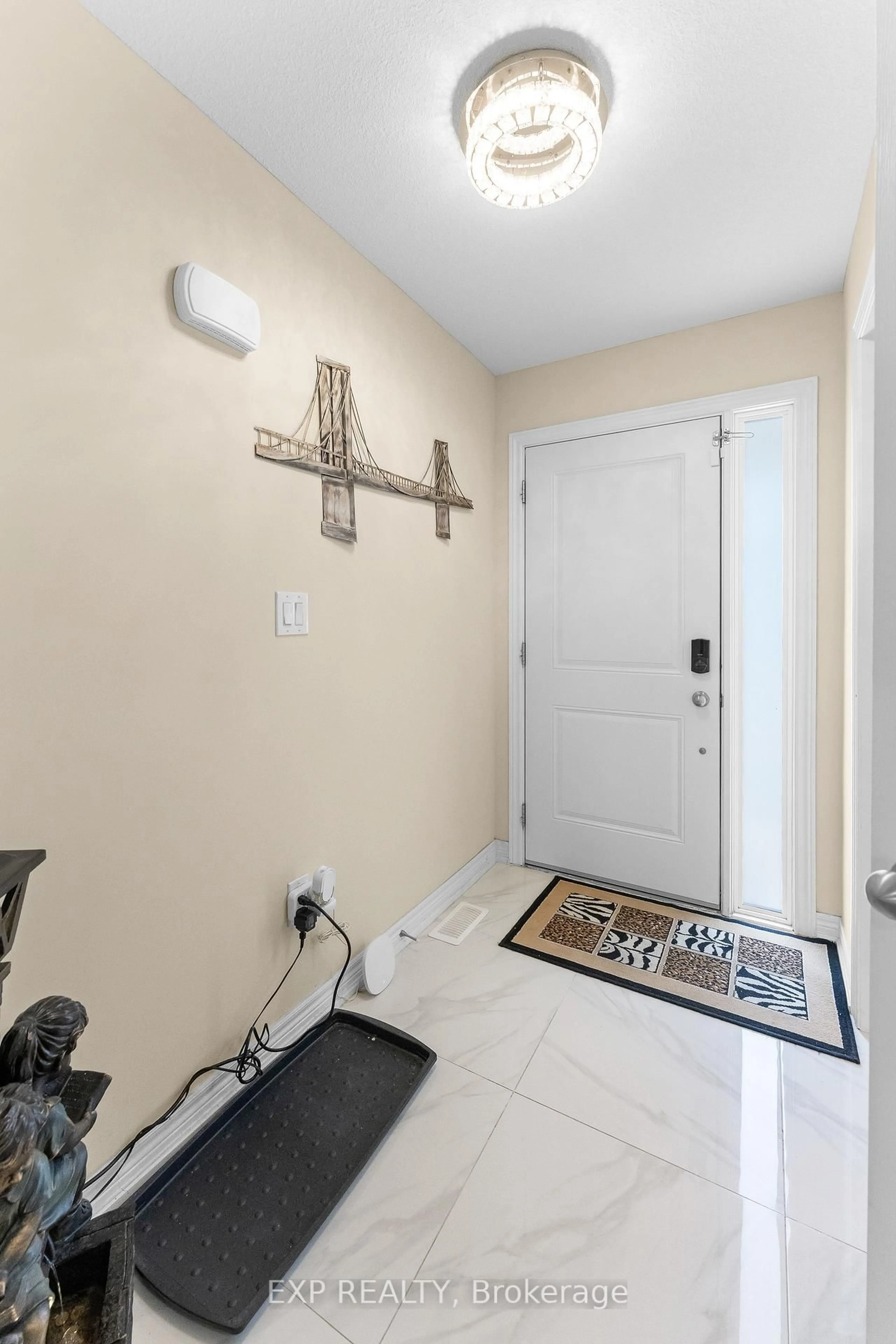 Indoor entryway for 60 Canterbury Dr #3, St. Catharines Ontario L2P 3M8