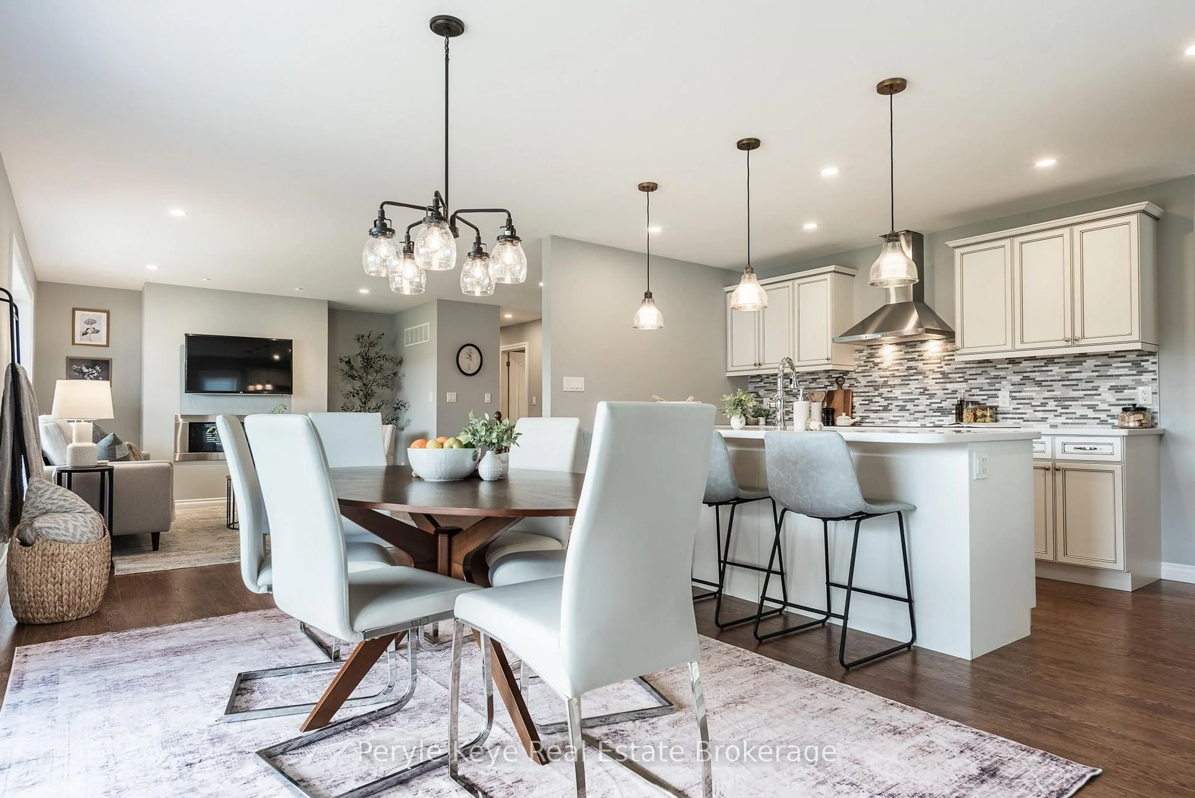 Open concept kitchen, unknown for 9 Gainsborough Rd, Bracebridge Ontario P1L 1W8
