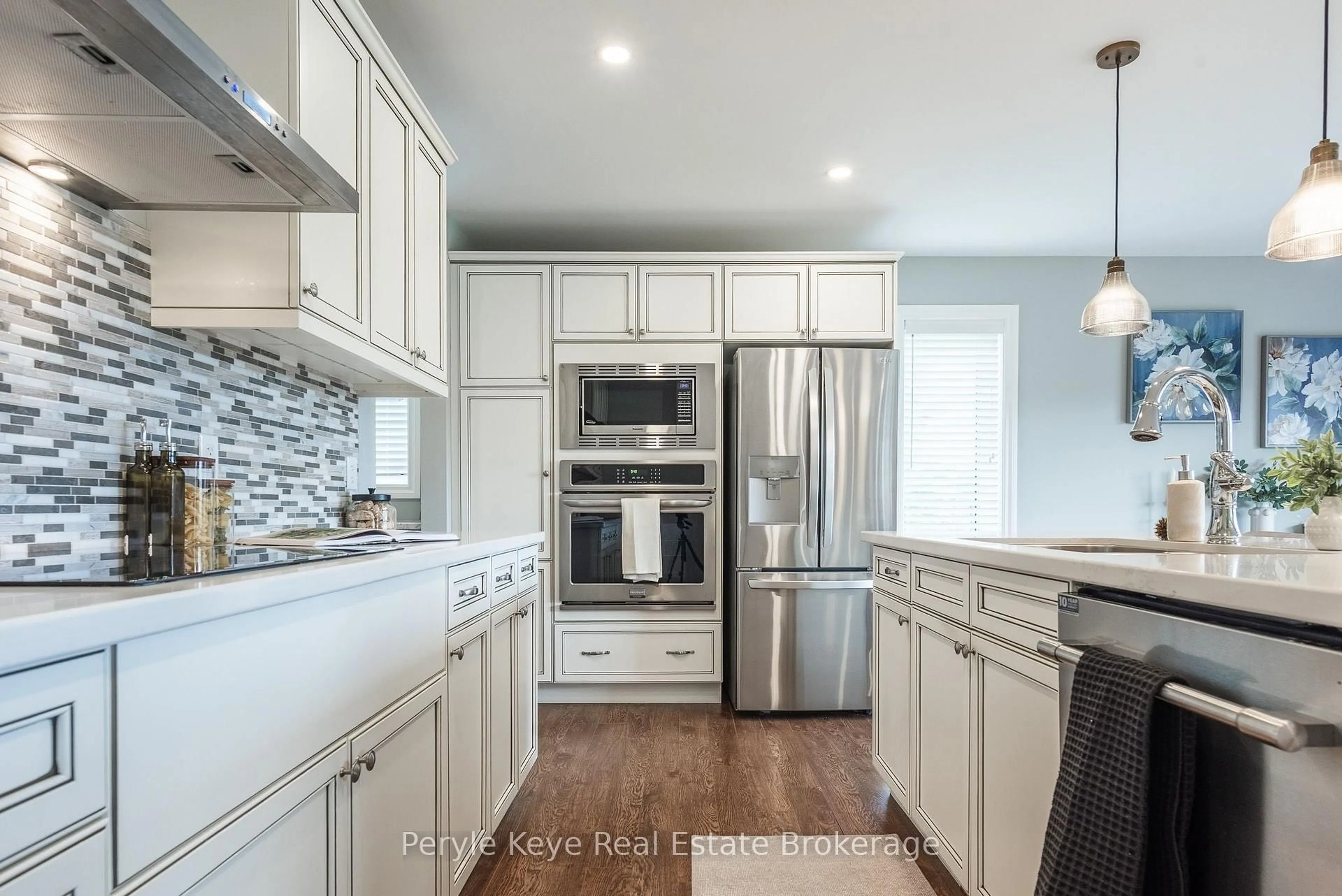 Contemporary kitchen, ceramic/tile floor for 9 Gainsborough Rd, Bracebridge Ontario P1L 1W8