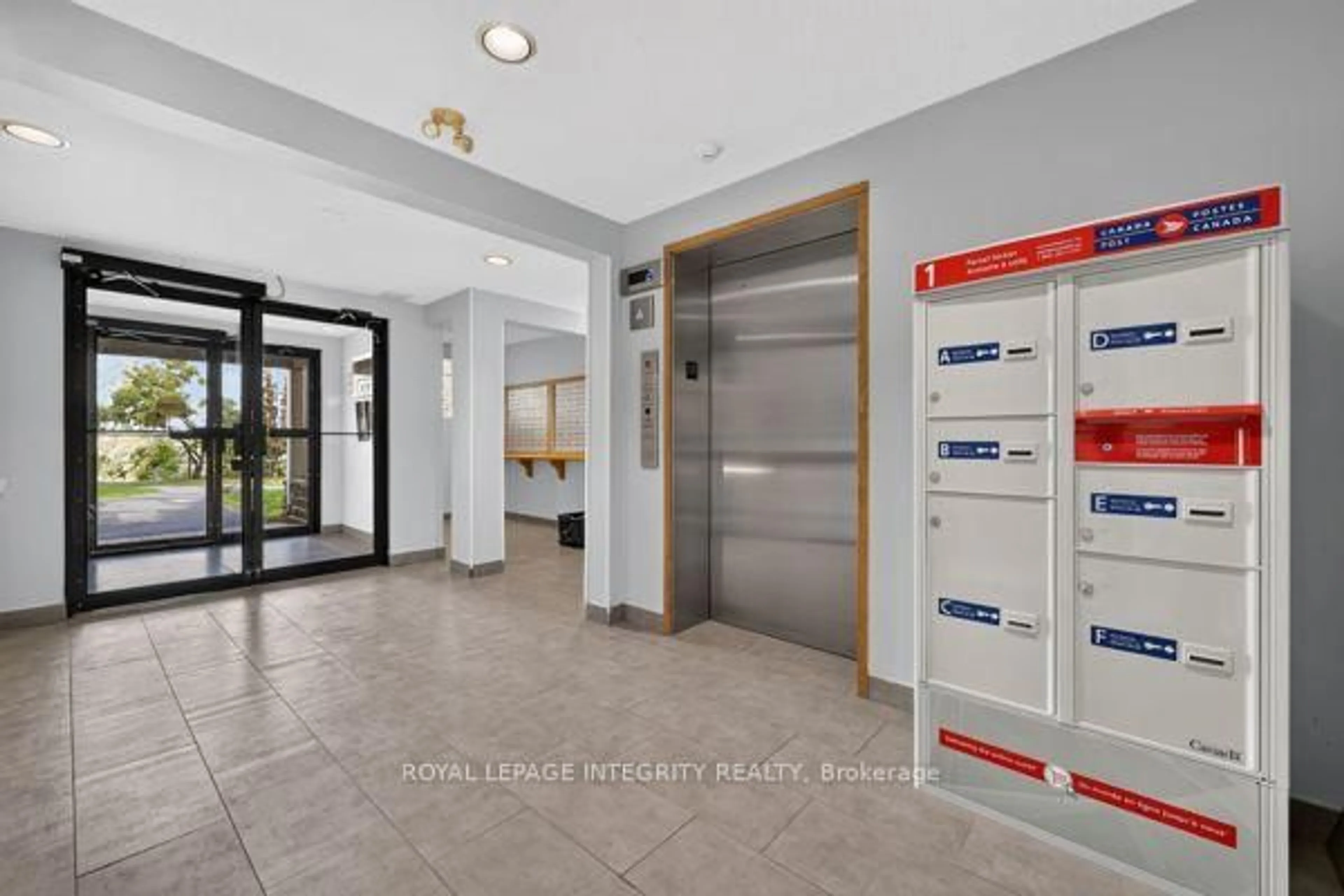 Indoor foyer for 345 Centrum Blvd #404, Ottawa Ontario K1E 3W9