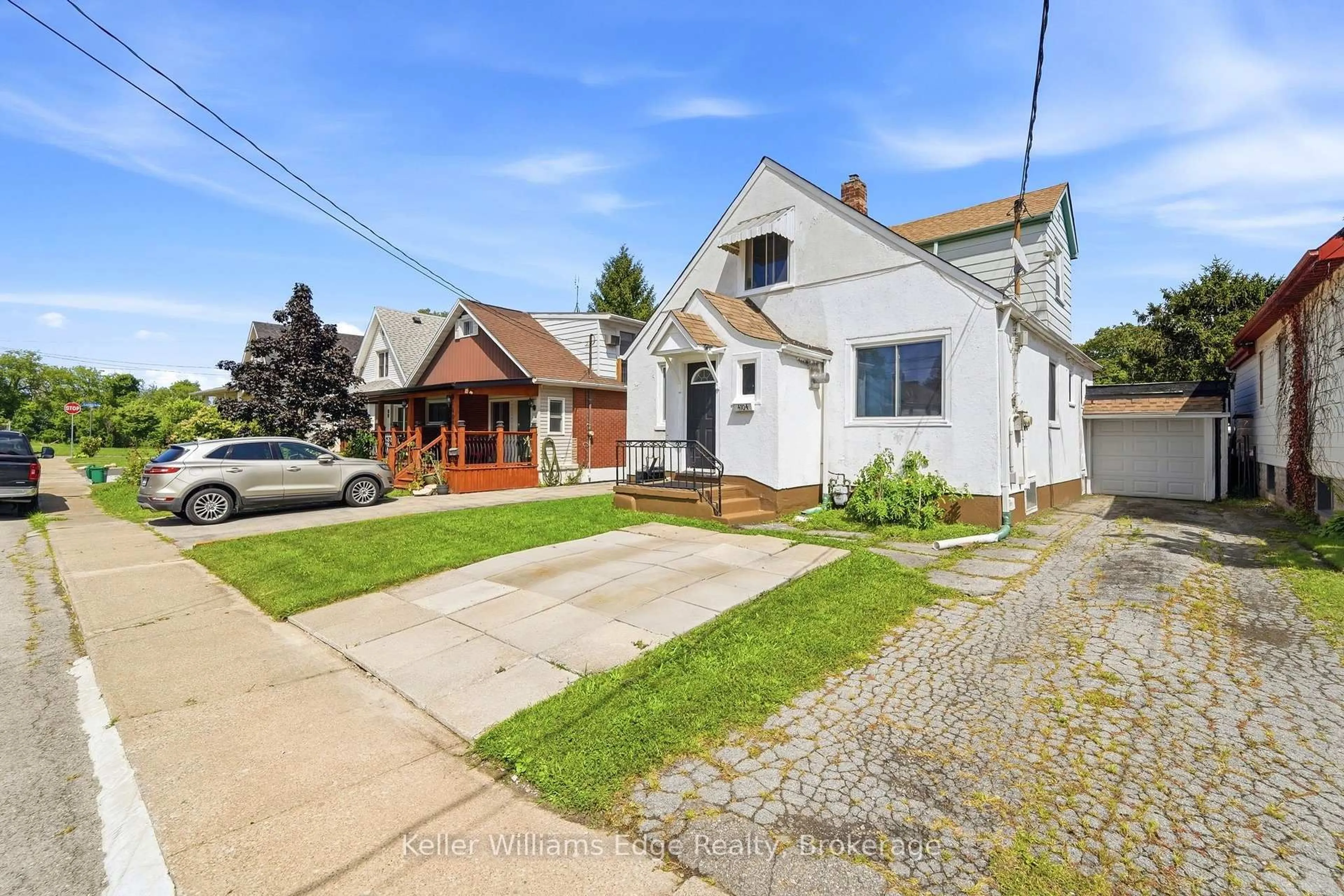 A pic from outside/outdoor area/front of a property/back of a property/a pic from drone, street for 4104 Broughton Ave, Niagara Falls Ontario L2E 3K6