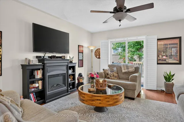 909 Wentworth St #2, Peterborough 5