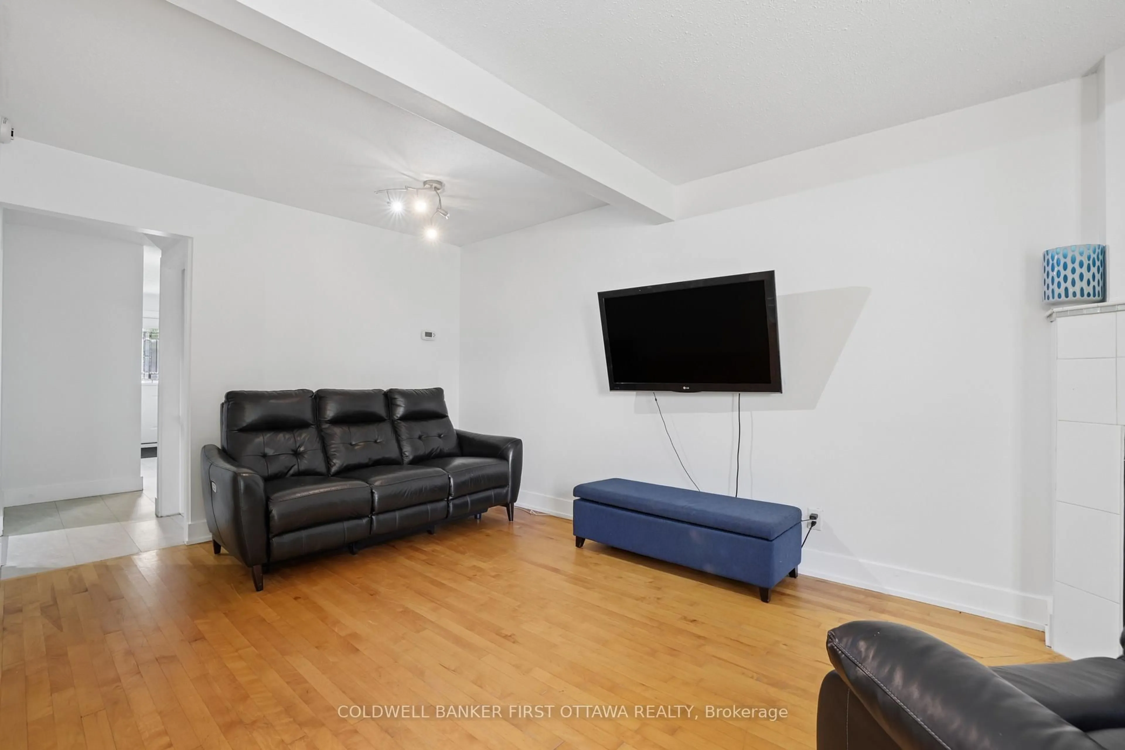 Living room with furniture, unknown for 70 Bujold Crt #19, Ottawa Ontario K2L 3N8