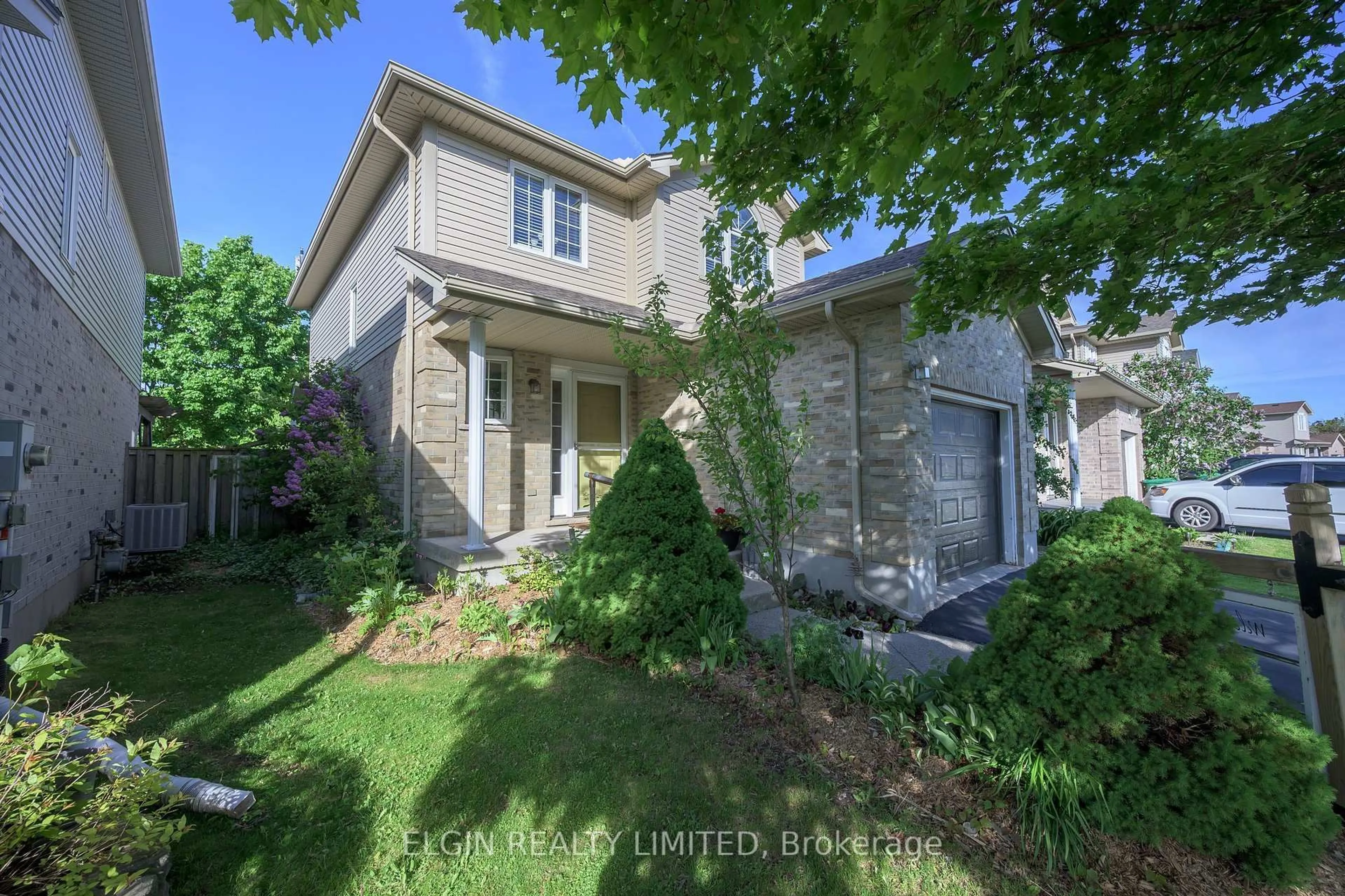 A pic from outside/outdoor area/front of a property/back of a property/a pic from drone, street for 9939 Florence St, Southwold Ontario N5P 4L3