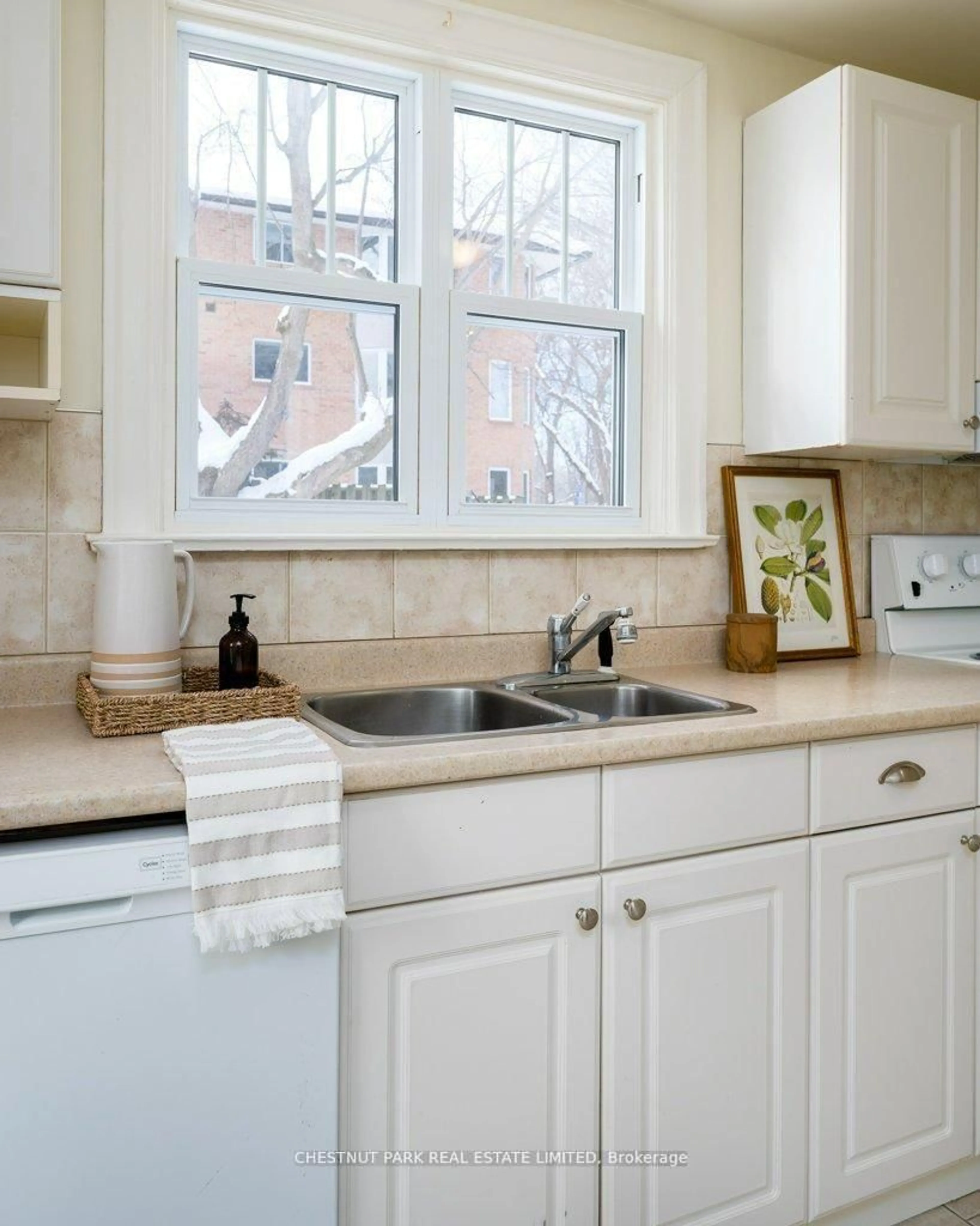Standard kitchen, ceramic/tile floor for 31-33 Washburn St, Prince Edward County Ontario K0K 2T0