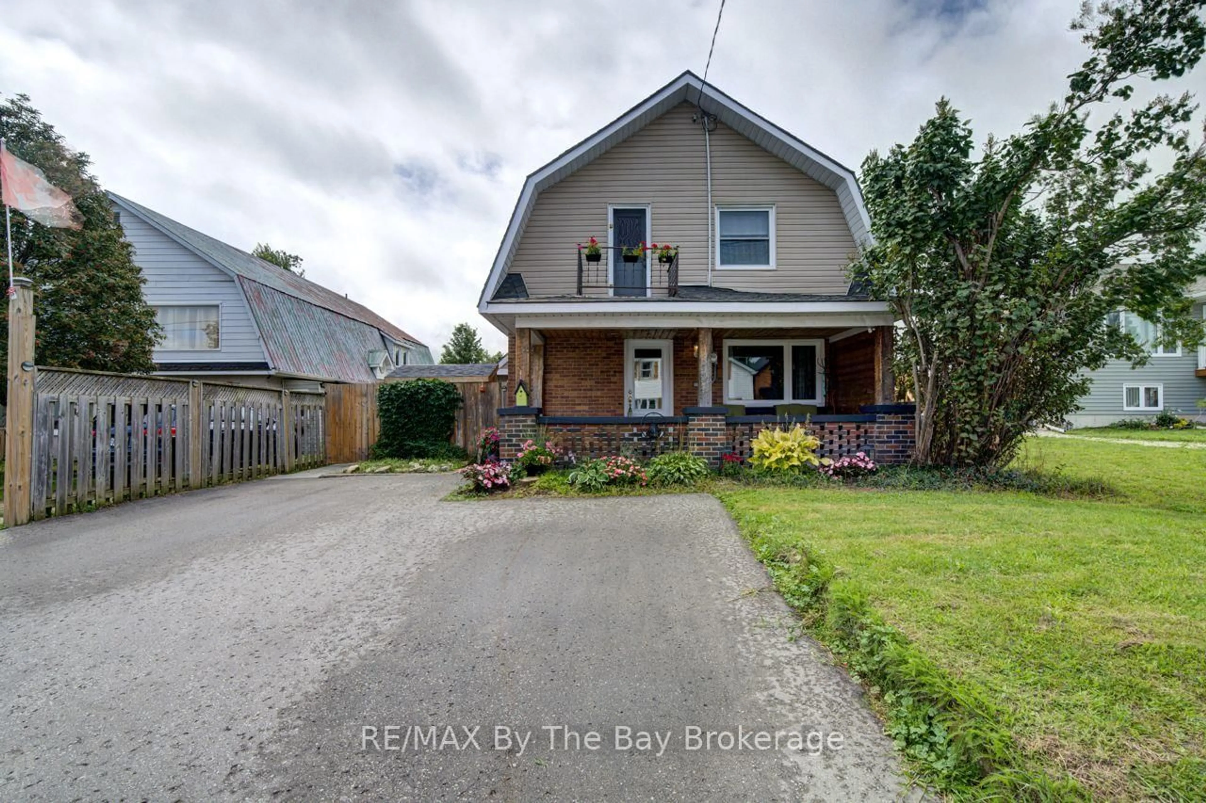A pic from outside/outdoor area/front of a property/back of a property/a pic from drone, street for 794116 Grey Rd 124 Rd, Grey Highlands Ontario N0C 1M0
