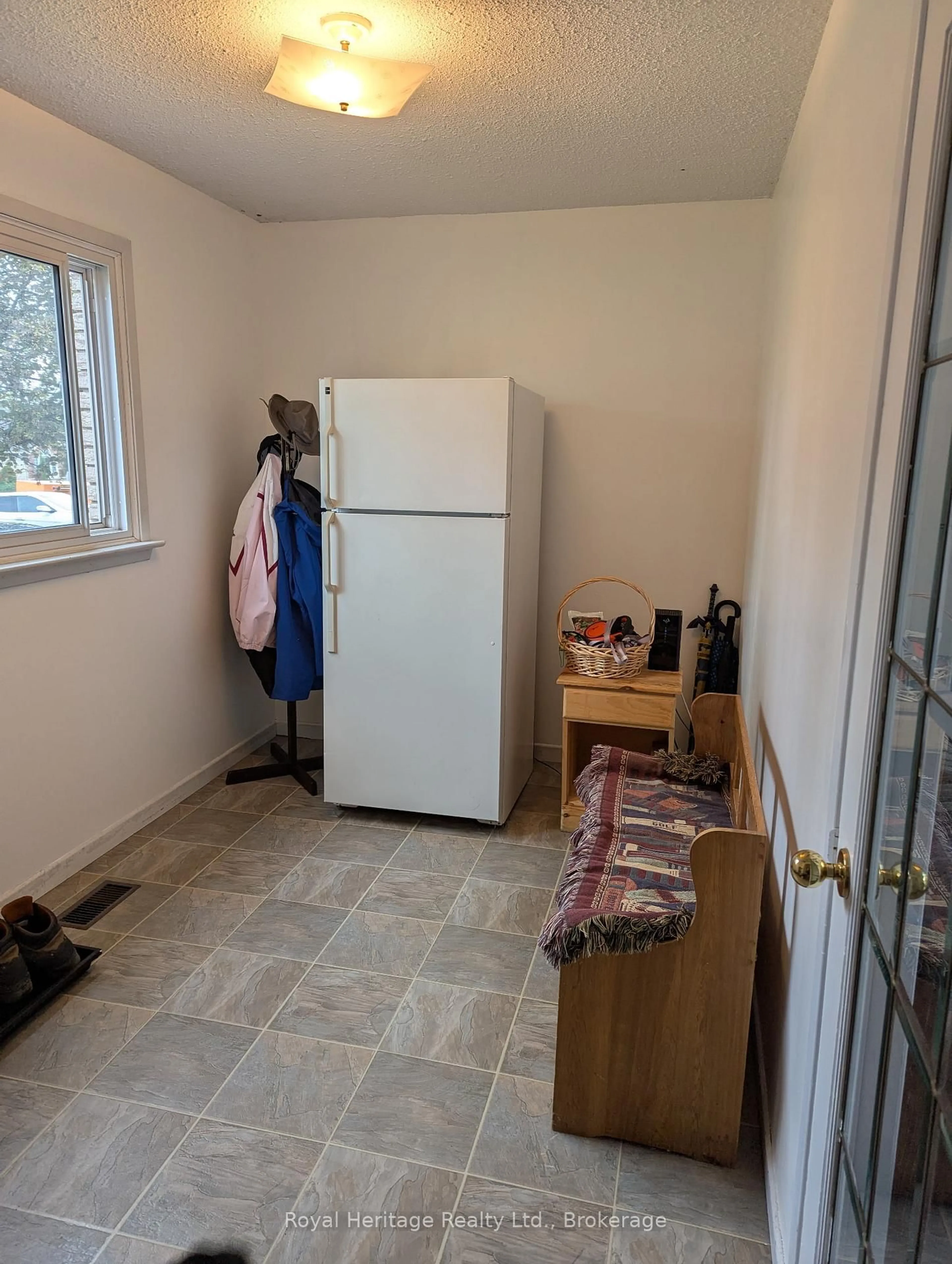 Unknown for 36 RIVERVIEW Rd, Kawartha Lakes Ontario K9V 1B3