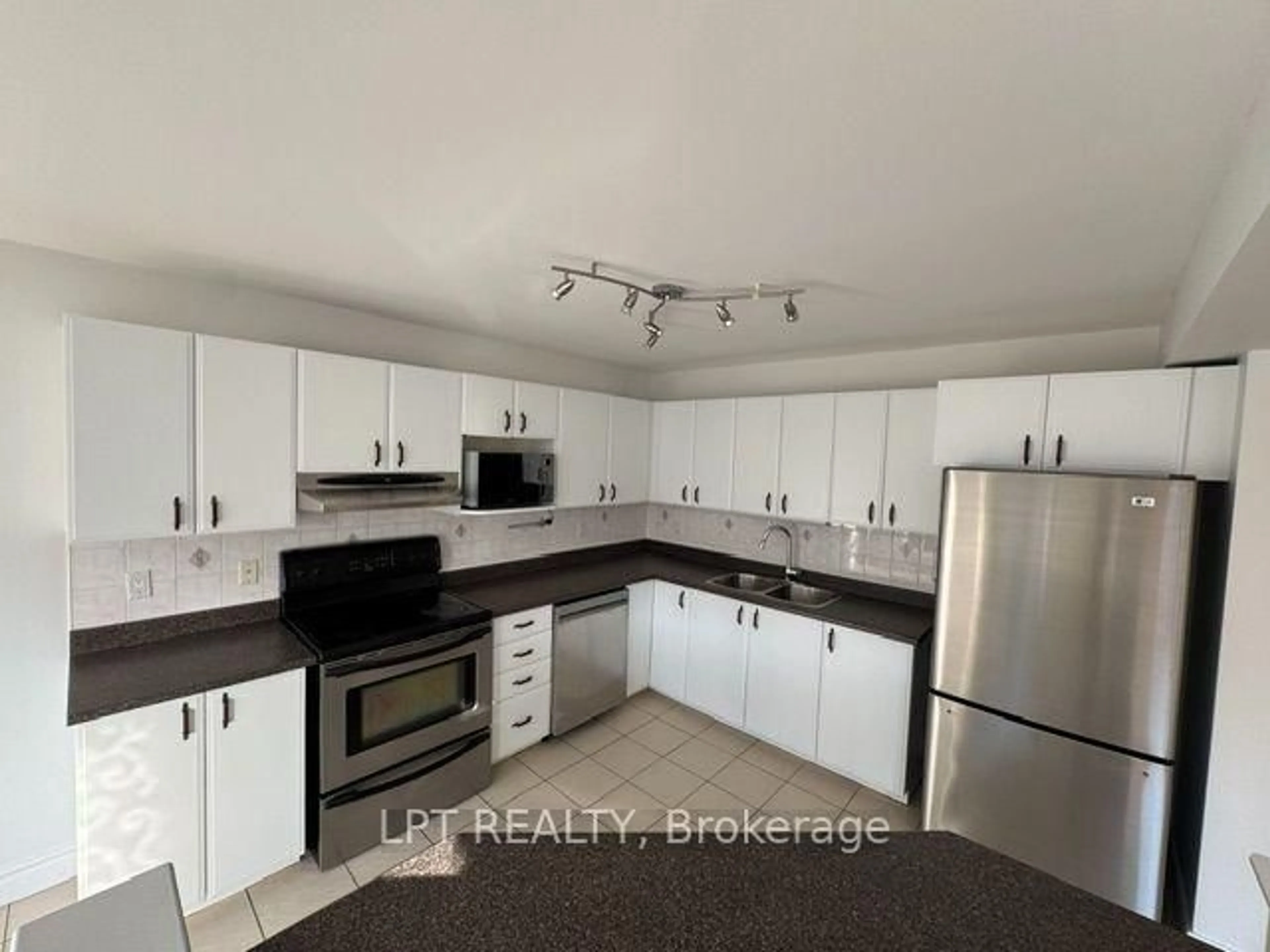 Standard kitchen, unknown for 323 Berrigan Dr, Ottawa Ontario K2J 5E2
