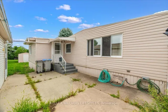 8 Stewart St, Strathroy-Caradoc 3