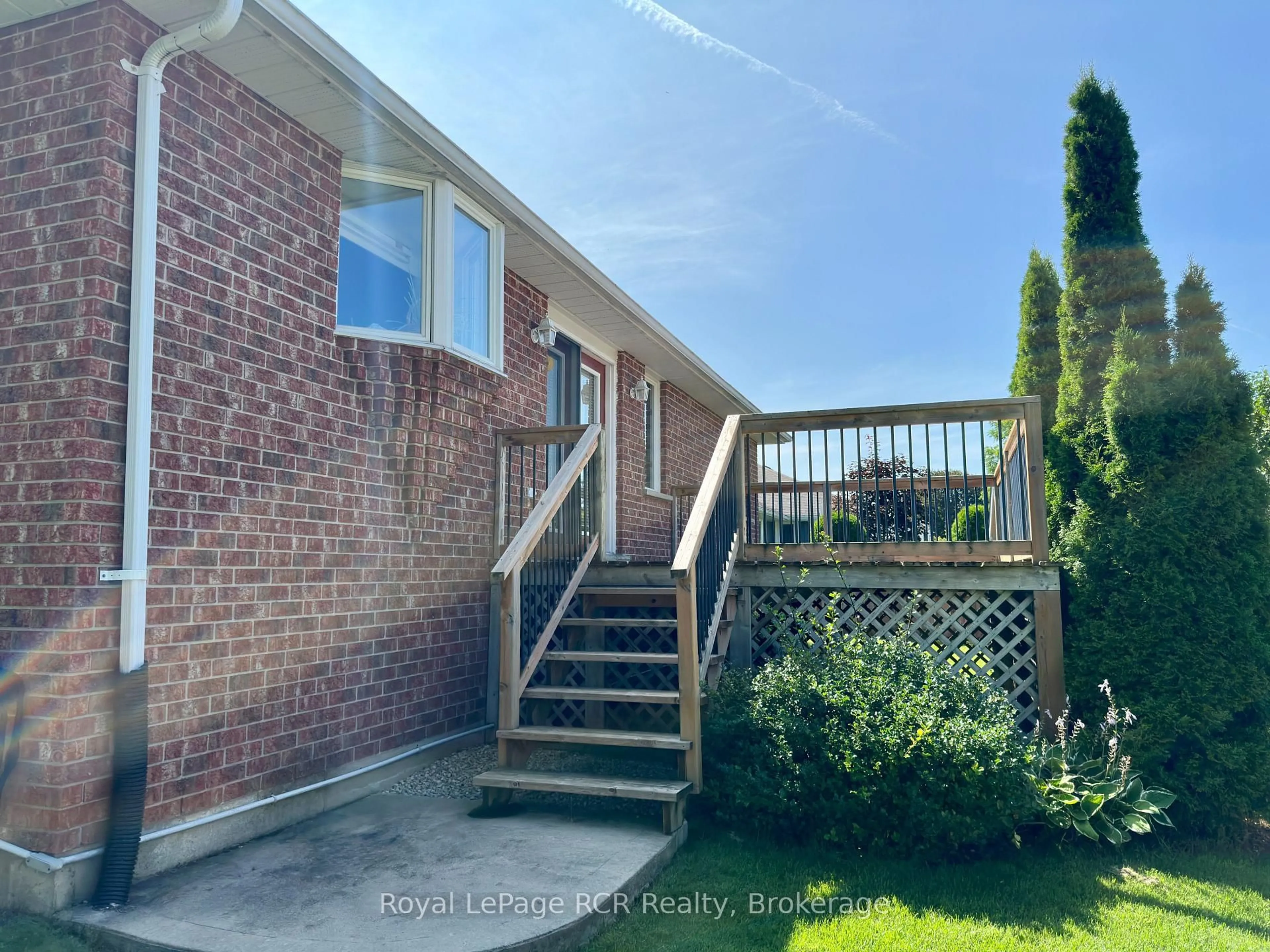 Unknown for 238 4th Street Cres, Hanover Ontario N4N 3S2
