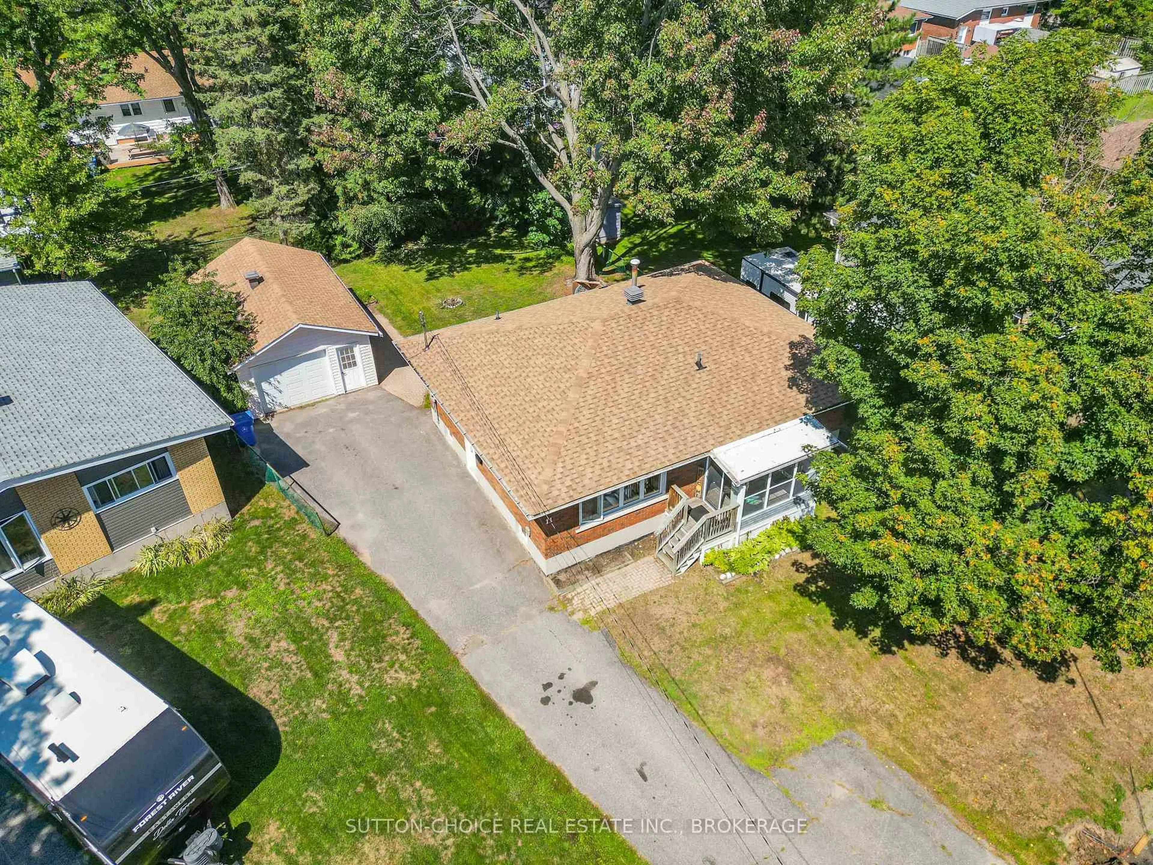 A pic from outside/outdoor area/front of a property/back of a property/a pic from drone, street for 11 Milford Cres, North Bay Ontario P1A 1M4