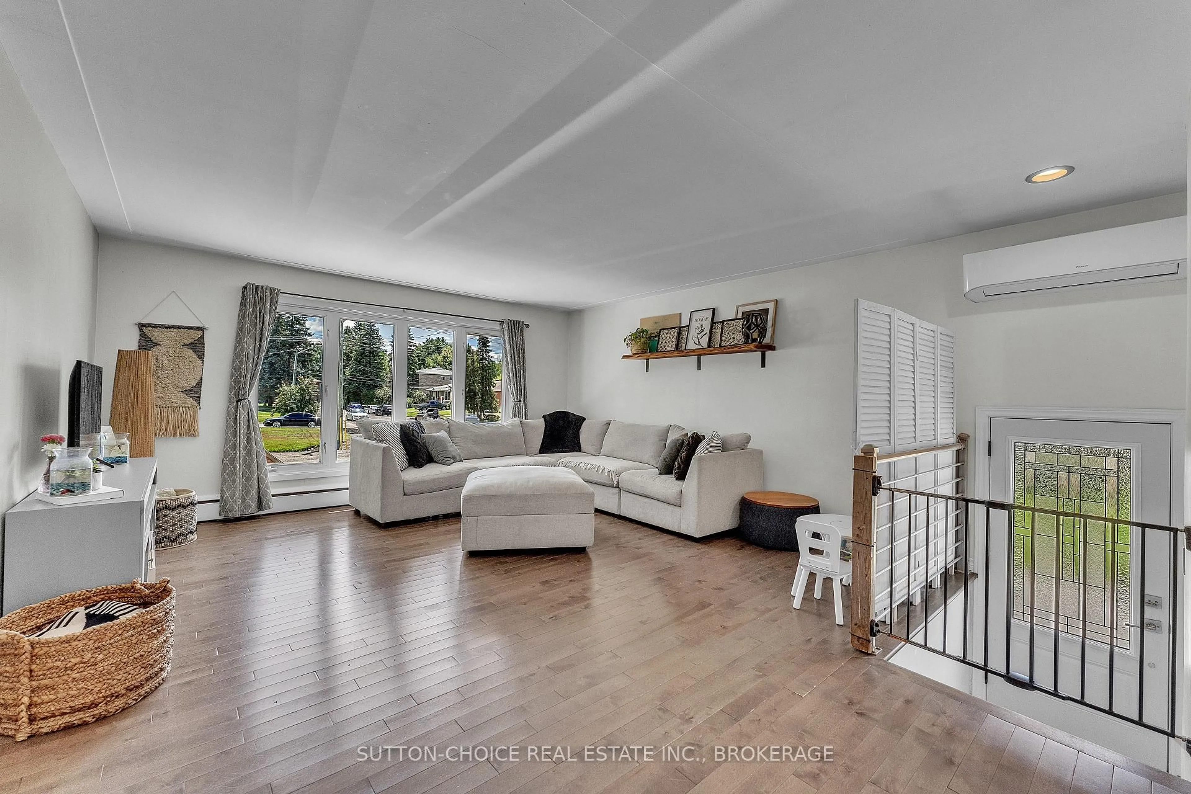 Living room with furniture, unknown for 11 Milford Cres, North Bay Ontario P1A 1M4