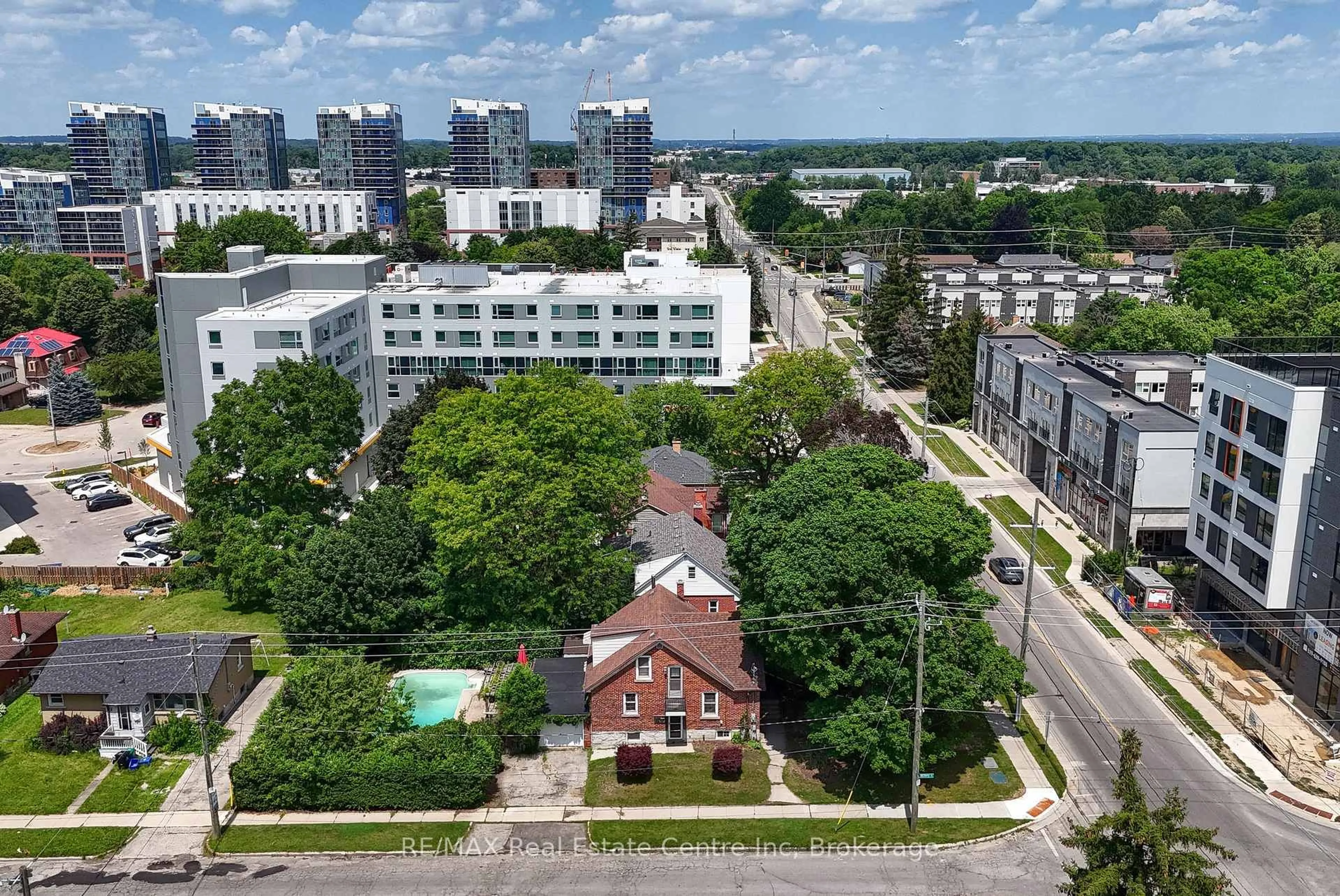 A pic from outside/outdoor area/front of a property/back of a property/a pic from drone, city buildings view from balcony for 285 Albert St, Waterloo Ontario N2L 3T9