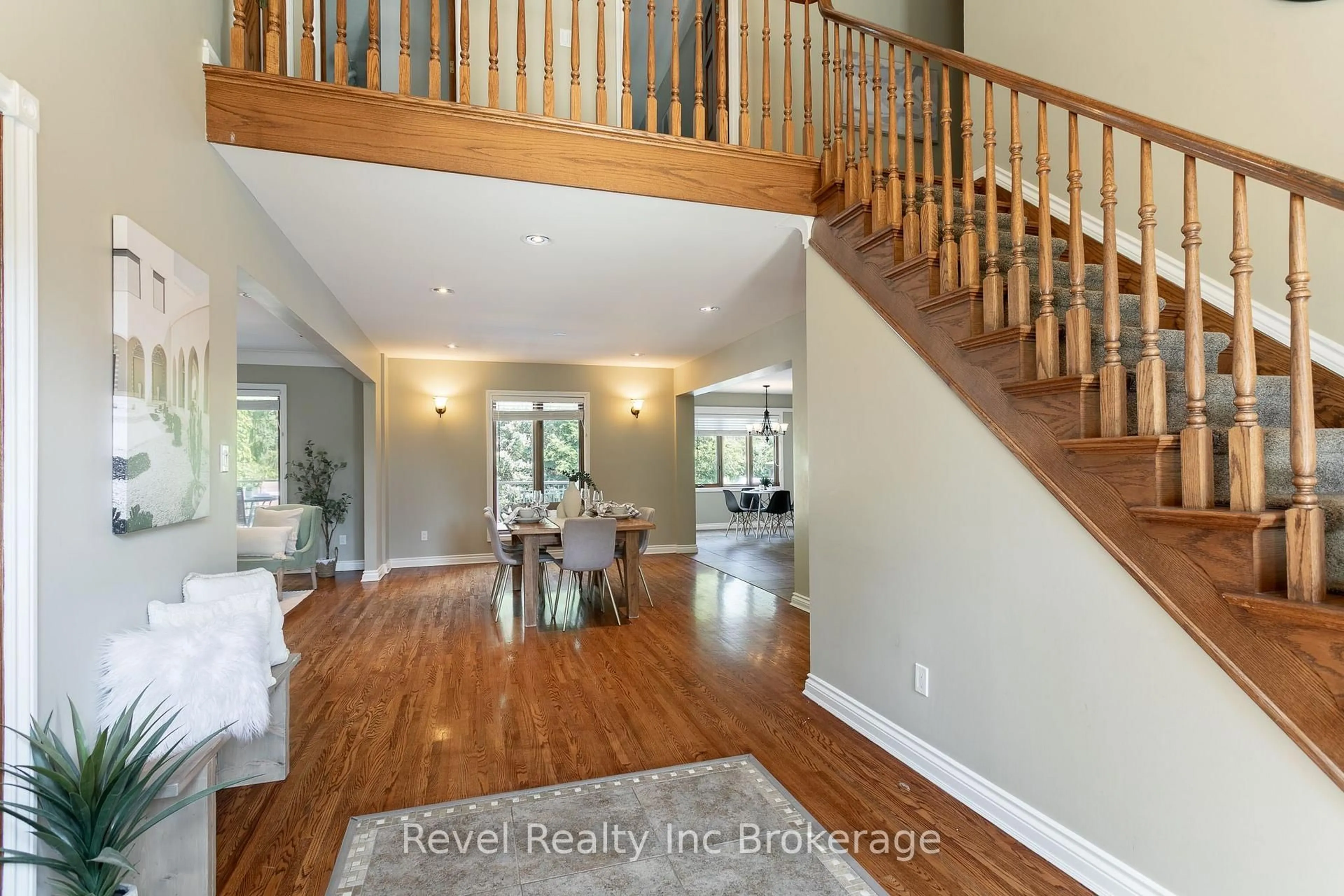 Indoor entryway for 24 Mcnab St, Zorra Ontario N5C 3J6