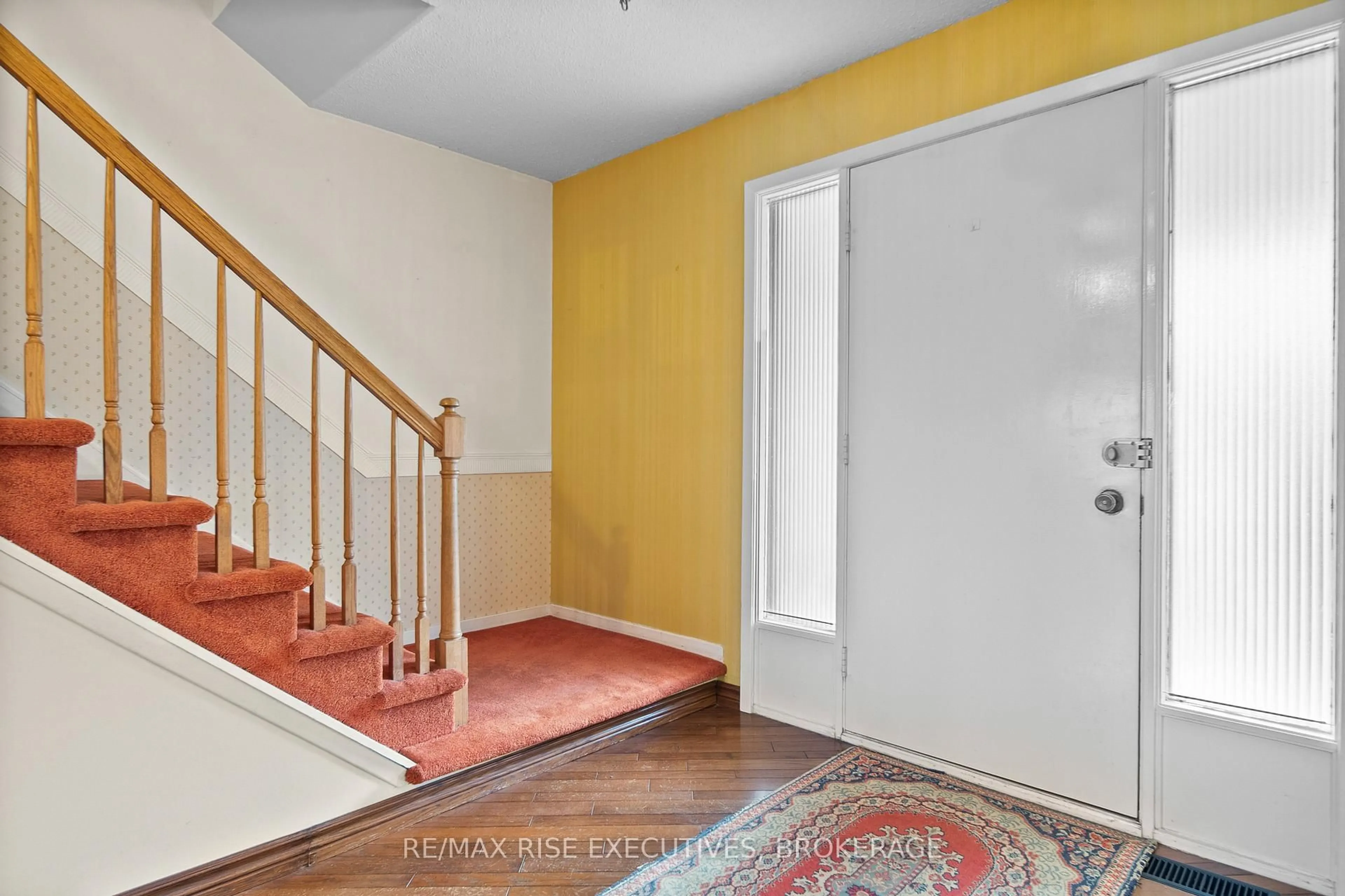 Indoor entryway for 899 Safari Dr, Kingston Ontario K7M 6W2