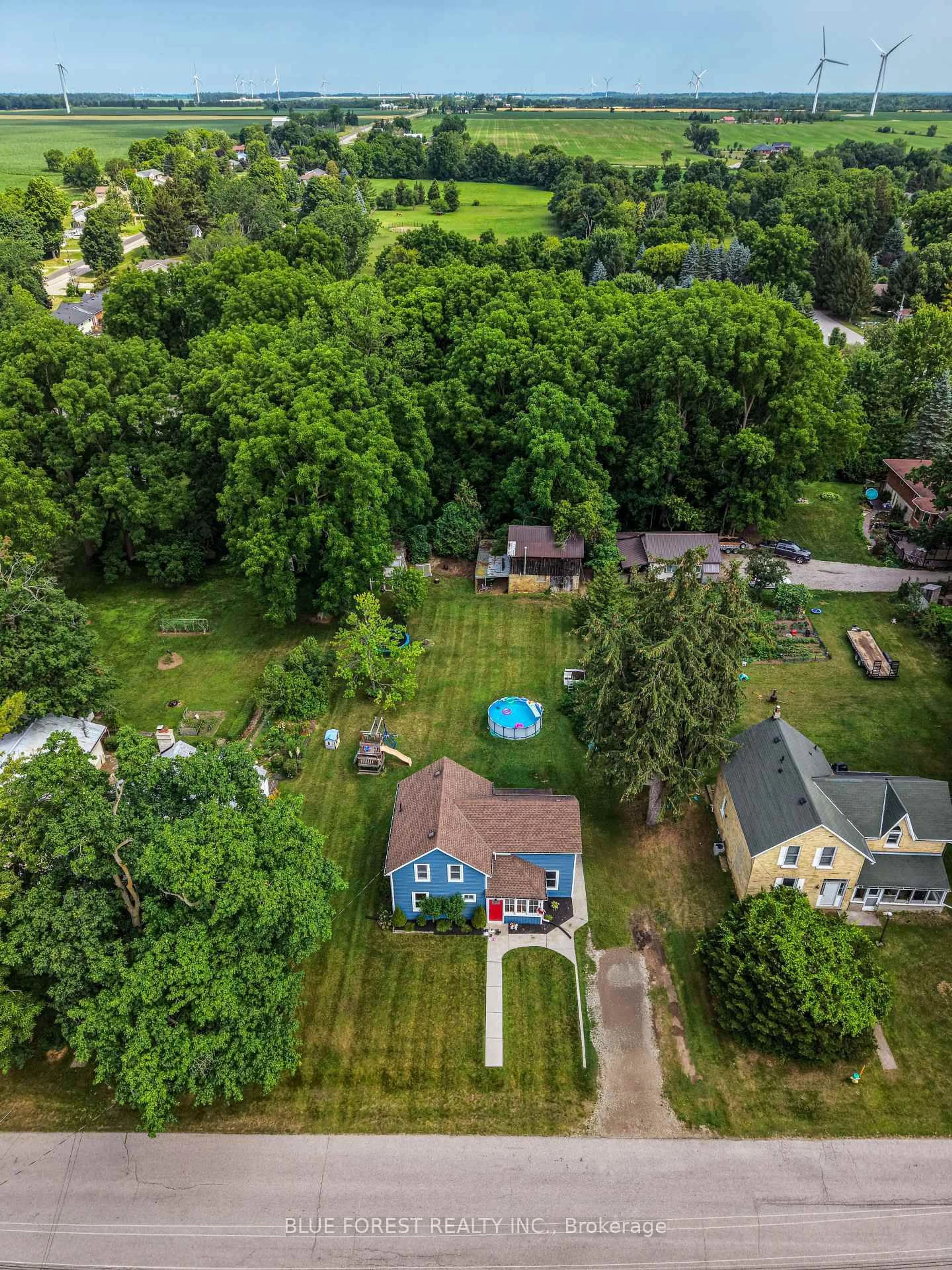 A pic from outside/outdoor area/front of a property/back of a property/a pic from drone, street for 9 Union St, Lambton Shores Ontario N0M 1B0