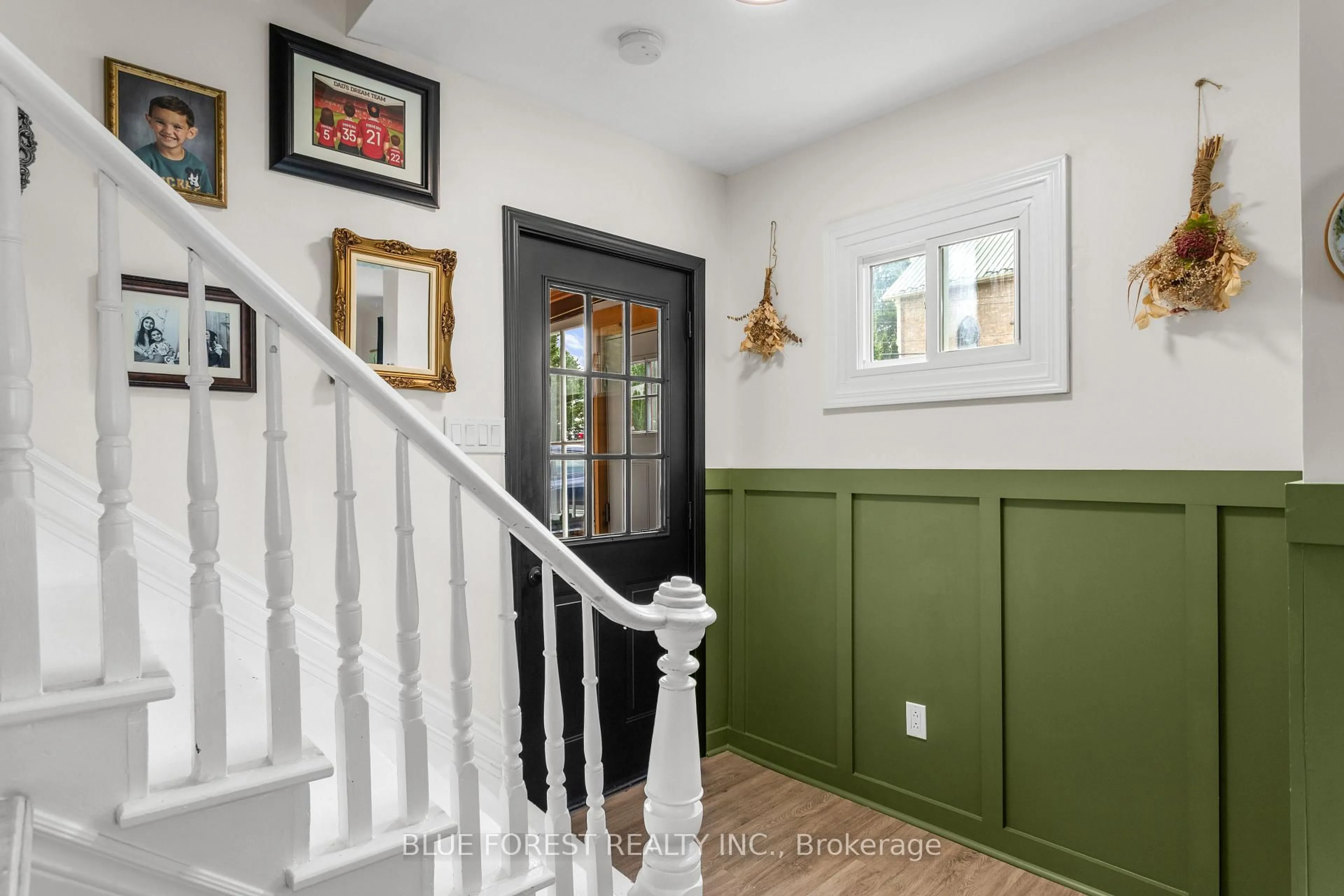 Indoor entryway for 9 Union St, Lambton Shores Ontario N0M 1B0
