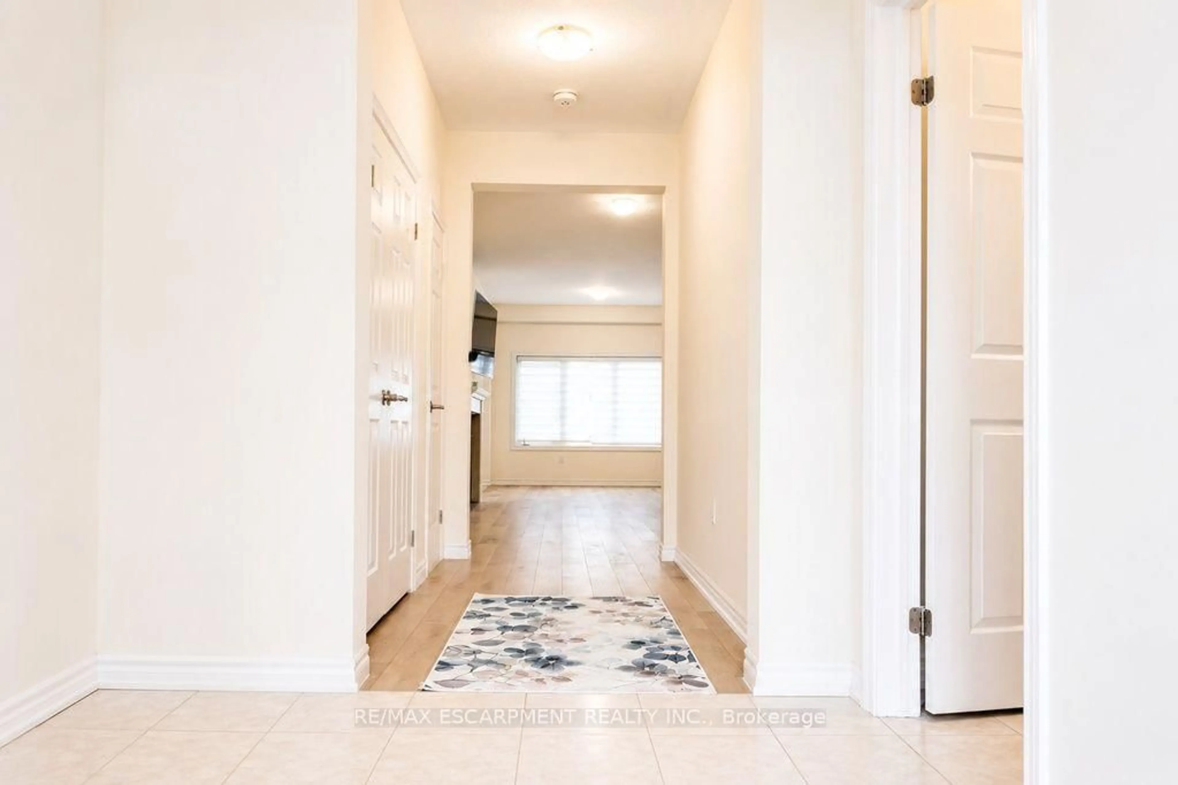 Indoor entryway for 5 Sleeth St, Brantford Ontario N3S 0J7
