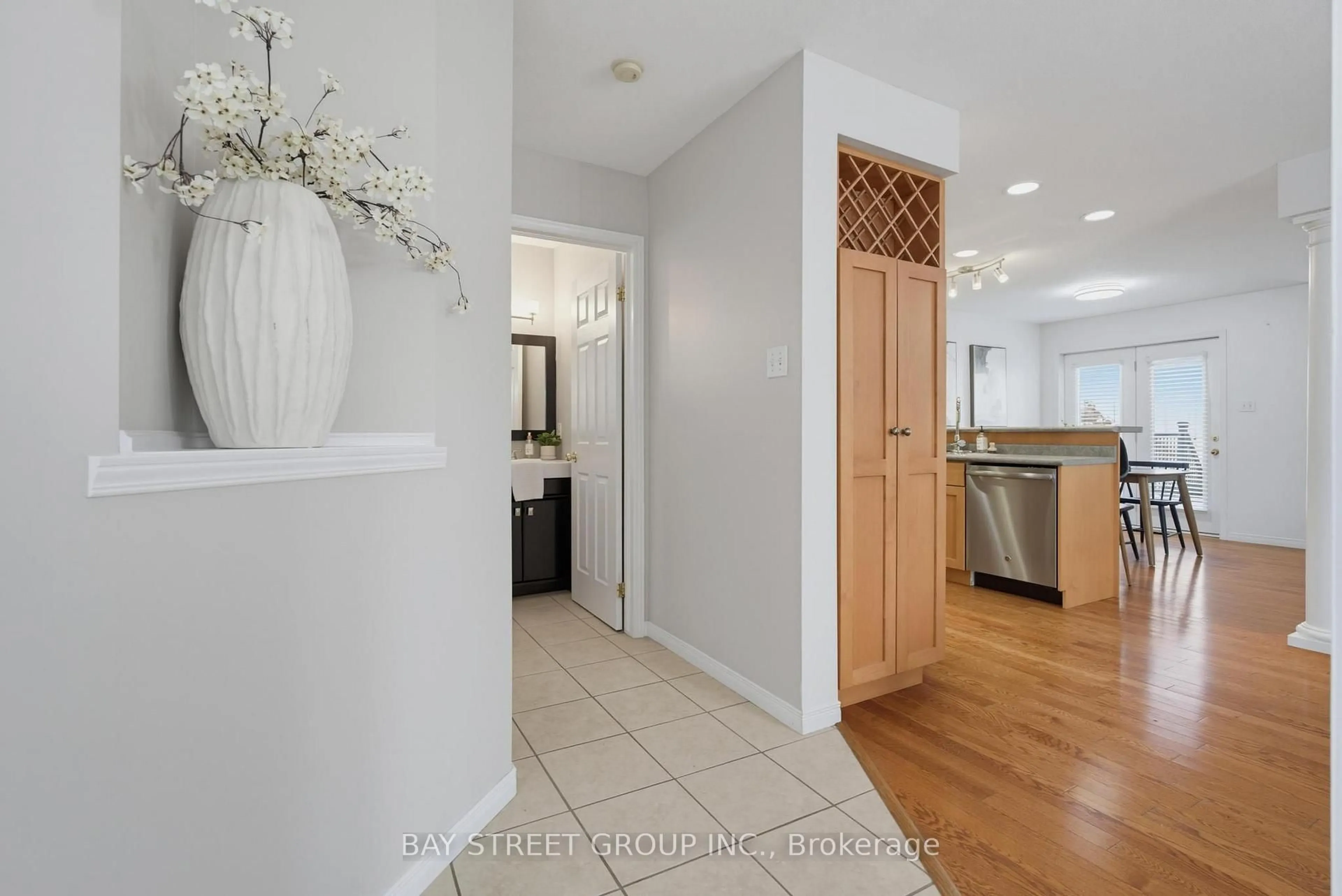 Indoor entryway for 1898 BLACKWATER Rd, London North Ontario N5X 4M1