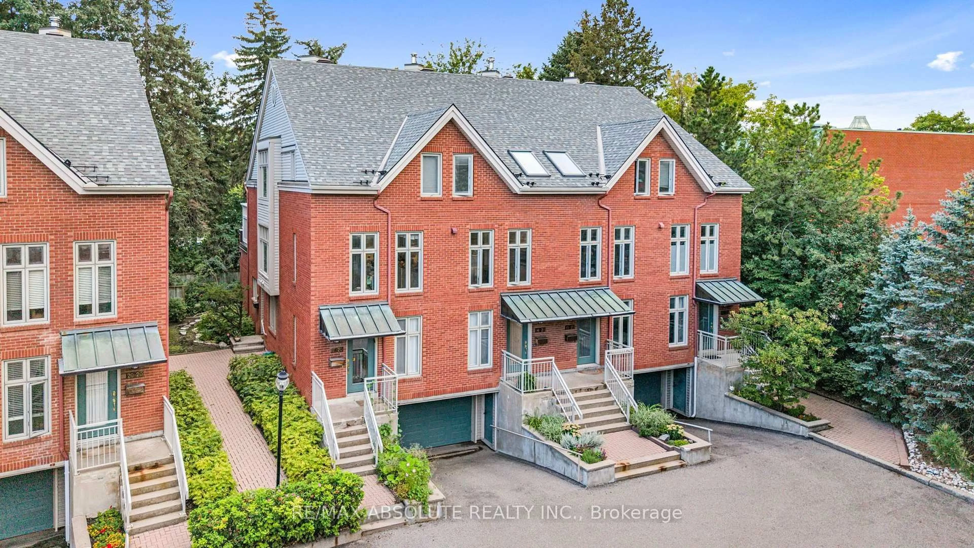 A pic from outside/outdoor area/front of a property/back of a property/a pic from drone, street for 20 Charlevoix St #16, Ottawa Ontario K1L 8K5