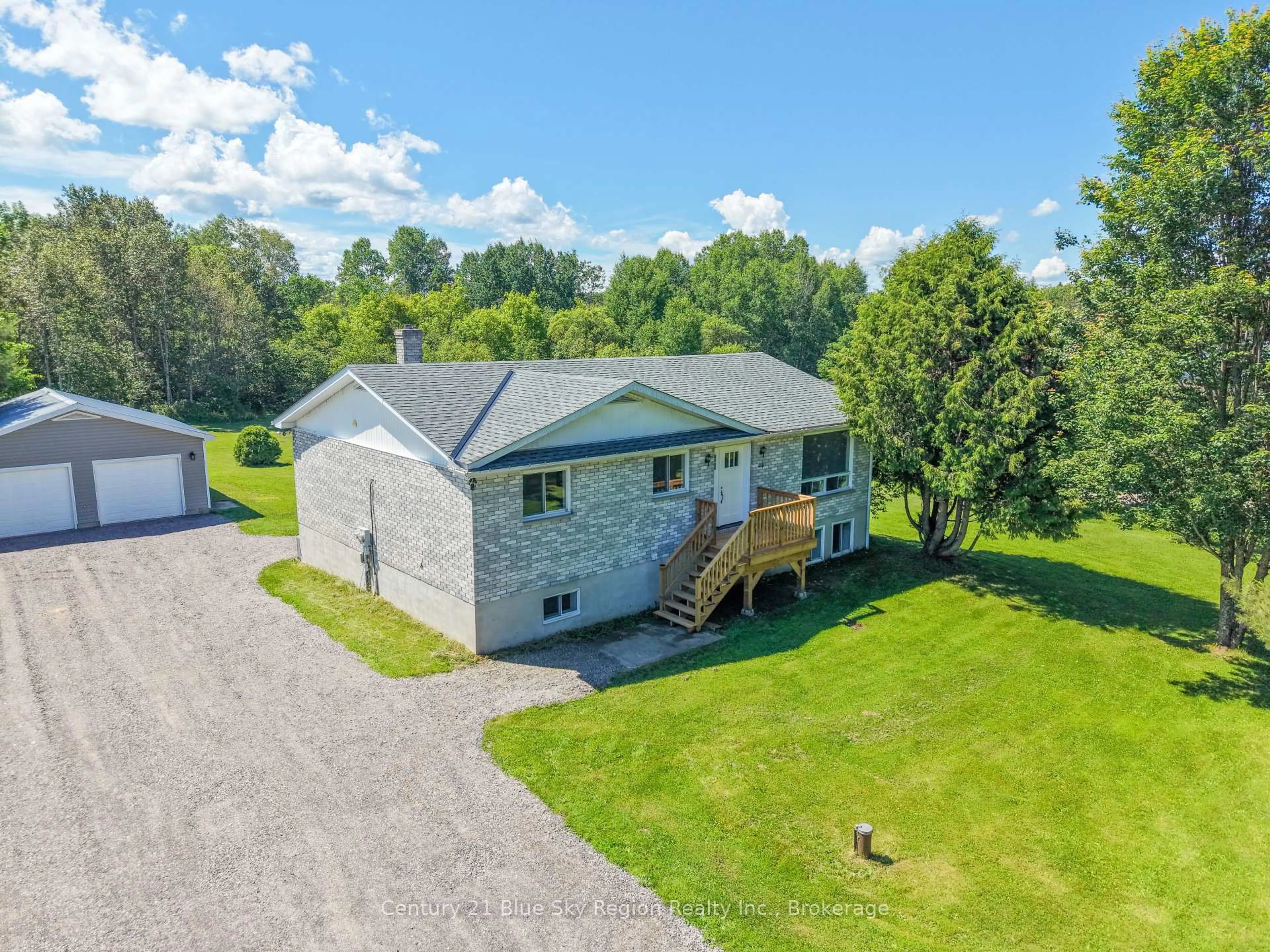 A pic from outside/outdoor area/front of a property/back of a property/a pic from drone, unknown for 418 Laurier St, Bonfield Ontario P0H 1H0