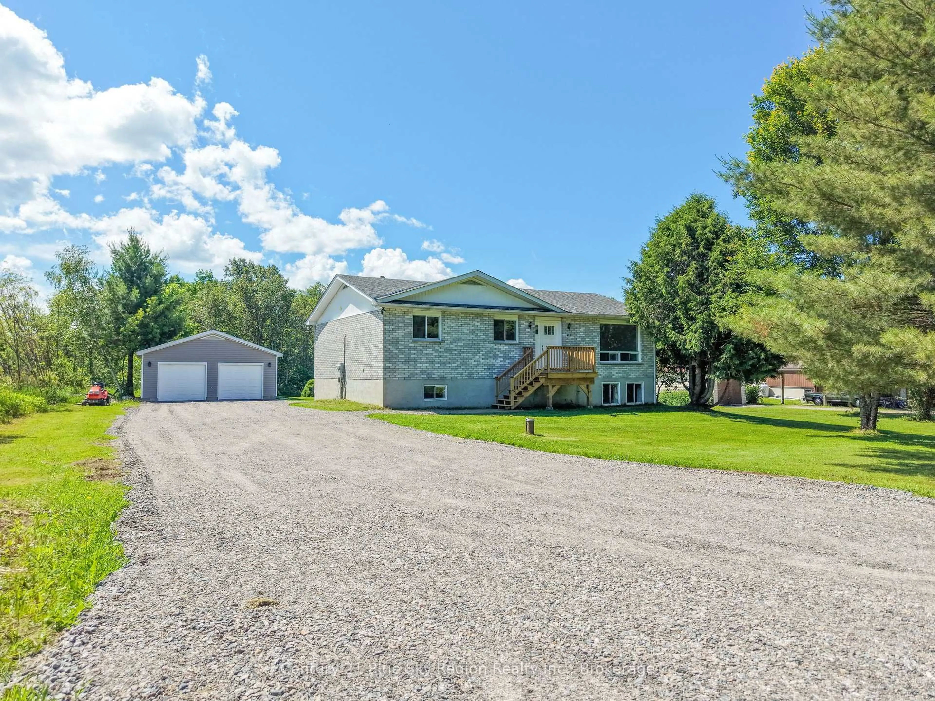 A pic from outside/outdoor area/front of a property/back of a property/a pic from drone, street for 418 Laurier St, Bonfield Ontario P0H 1H0