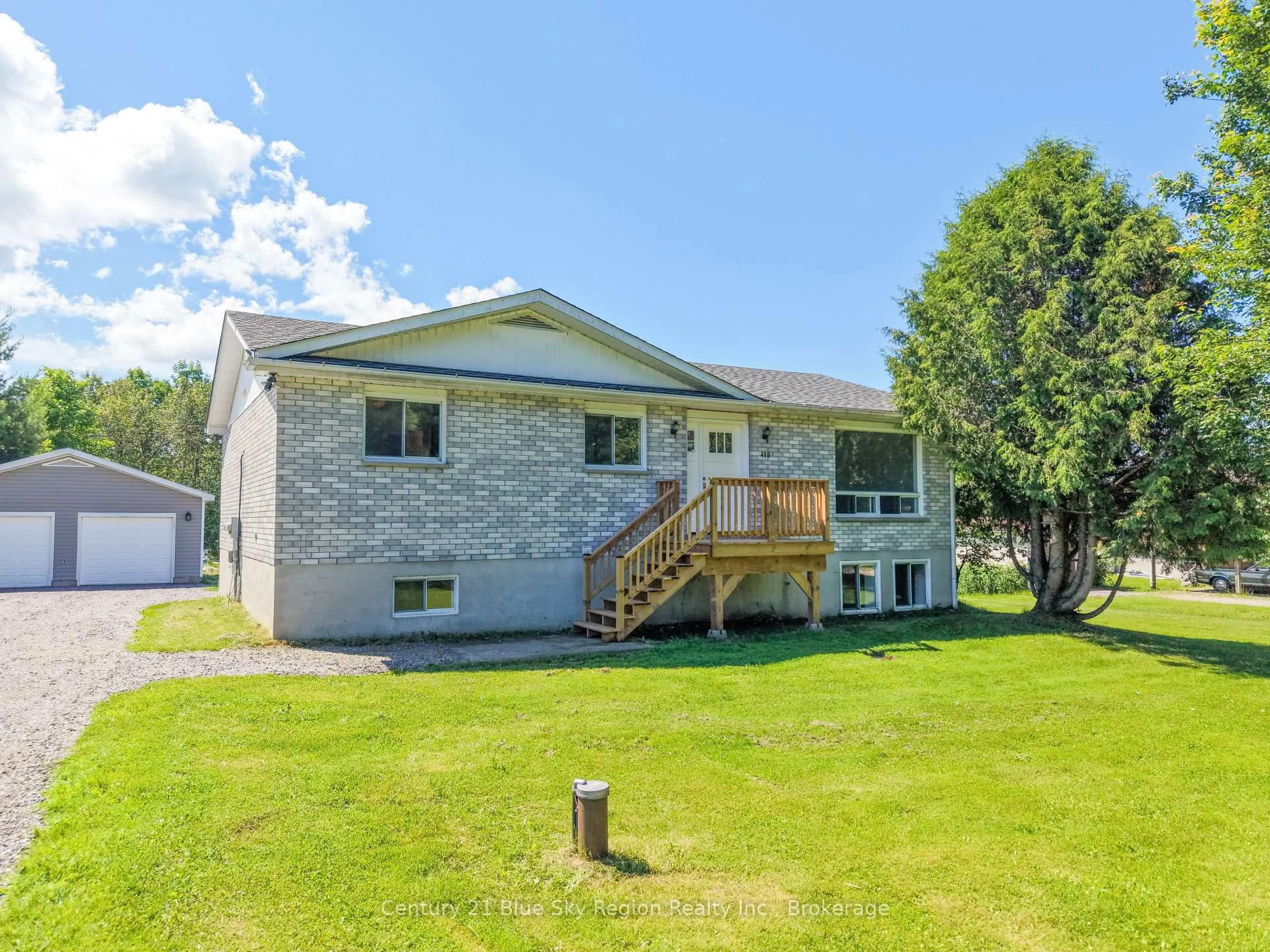 A pic from outside/outdoor area/front of a property/back of a property/a pic from drone, unknown for 418 Laurier St, Bonfield Ontario P0H 1H0