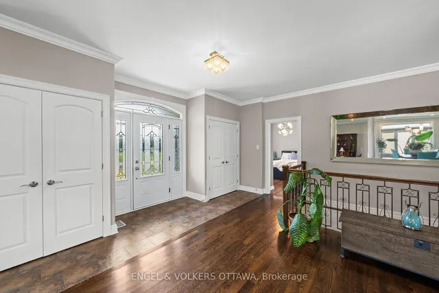 557 Tullamore St, Ottawa 5