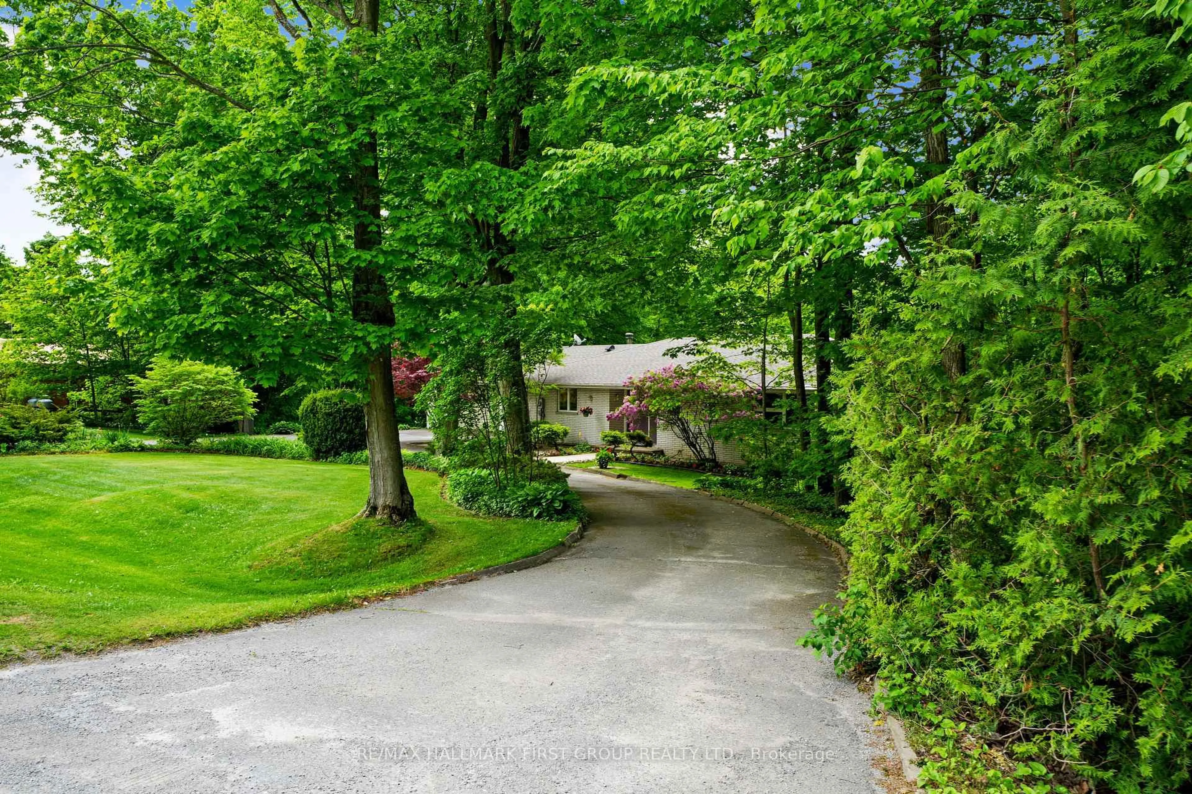 A pic from outside/outdoor area/front of a property/back of a property/a pic from drone, street for 452 Gully Rd, Alnwick/Haldimand Ontario K9A 4J8