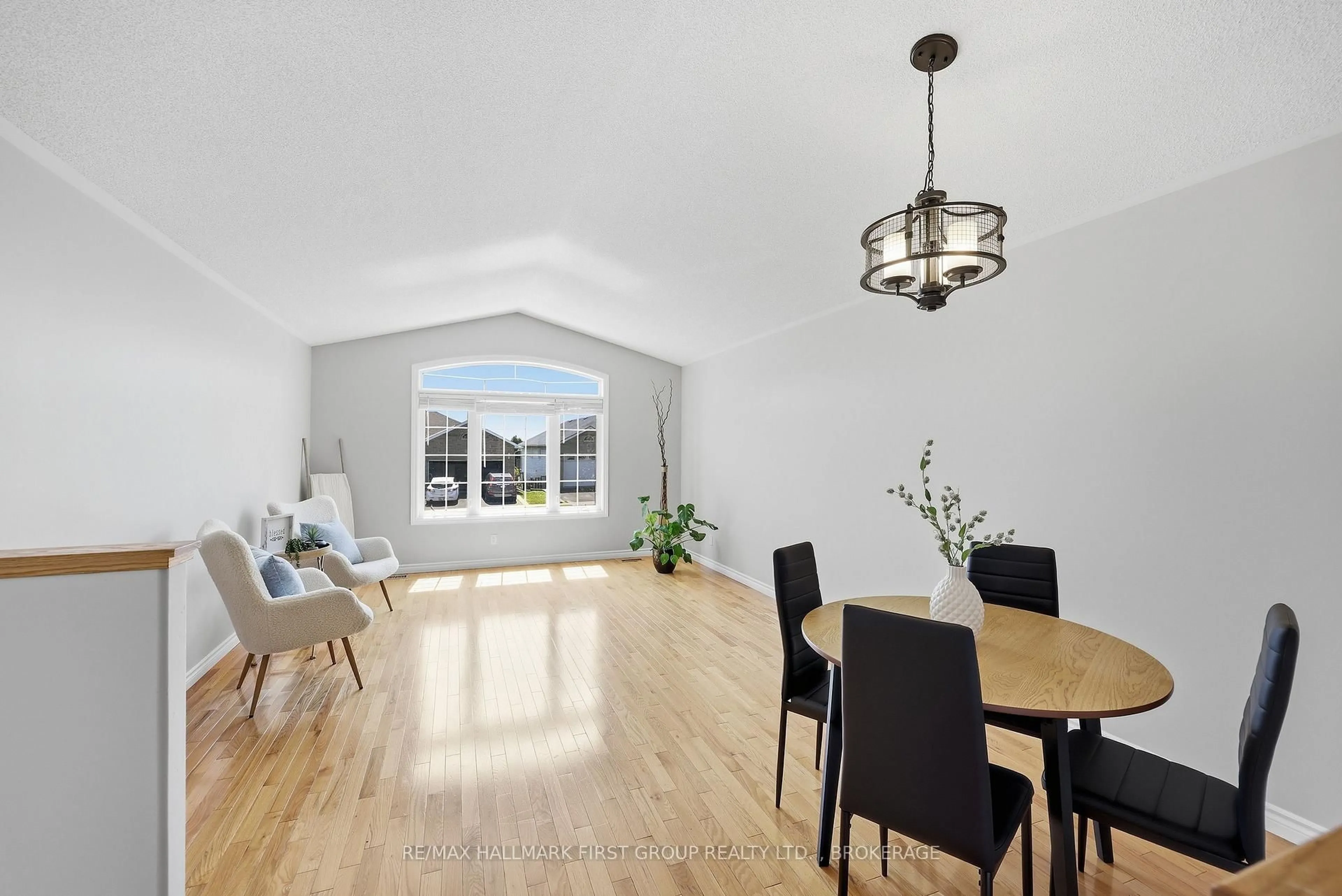 Dining room, wood/laminate floor for 759 Tanner Dr, Kingston Ontario K7M 9G7