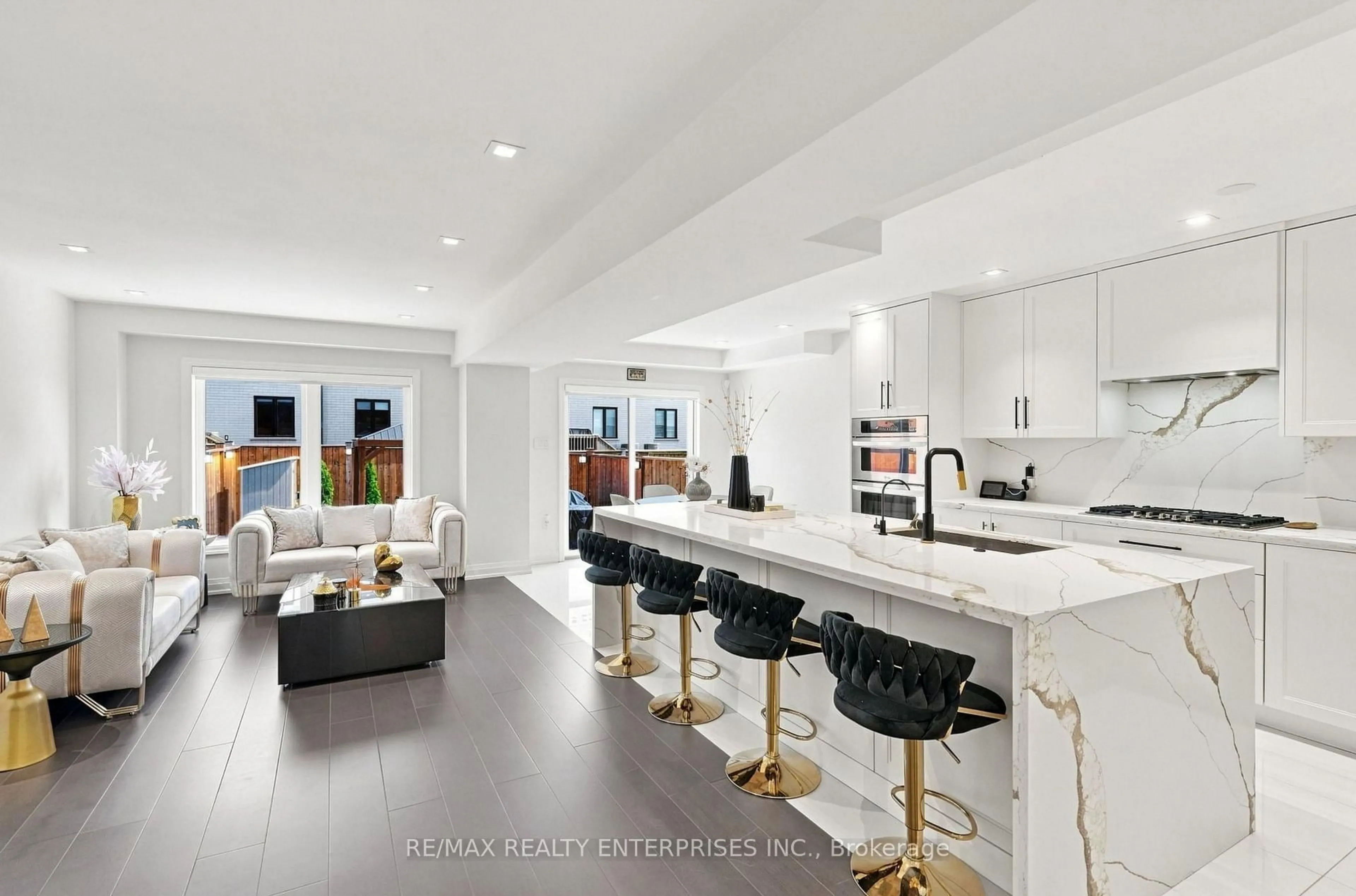 Open concept kitchen, ceramic/tile floor for 19 Faith St, Cambridge Ontario N1T 0E9